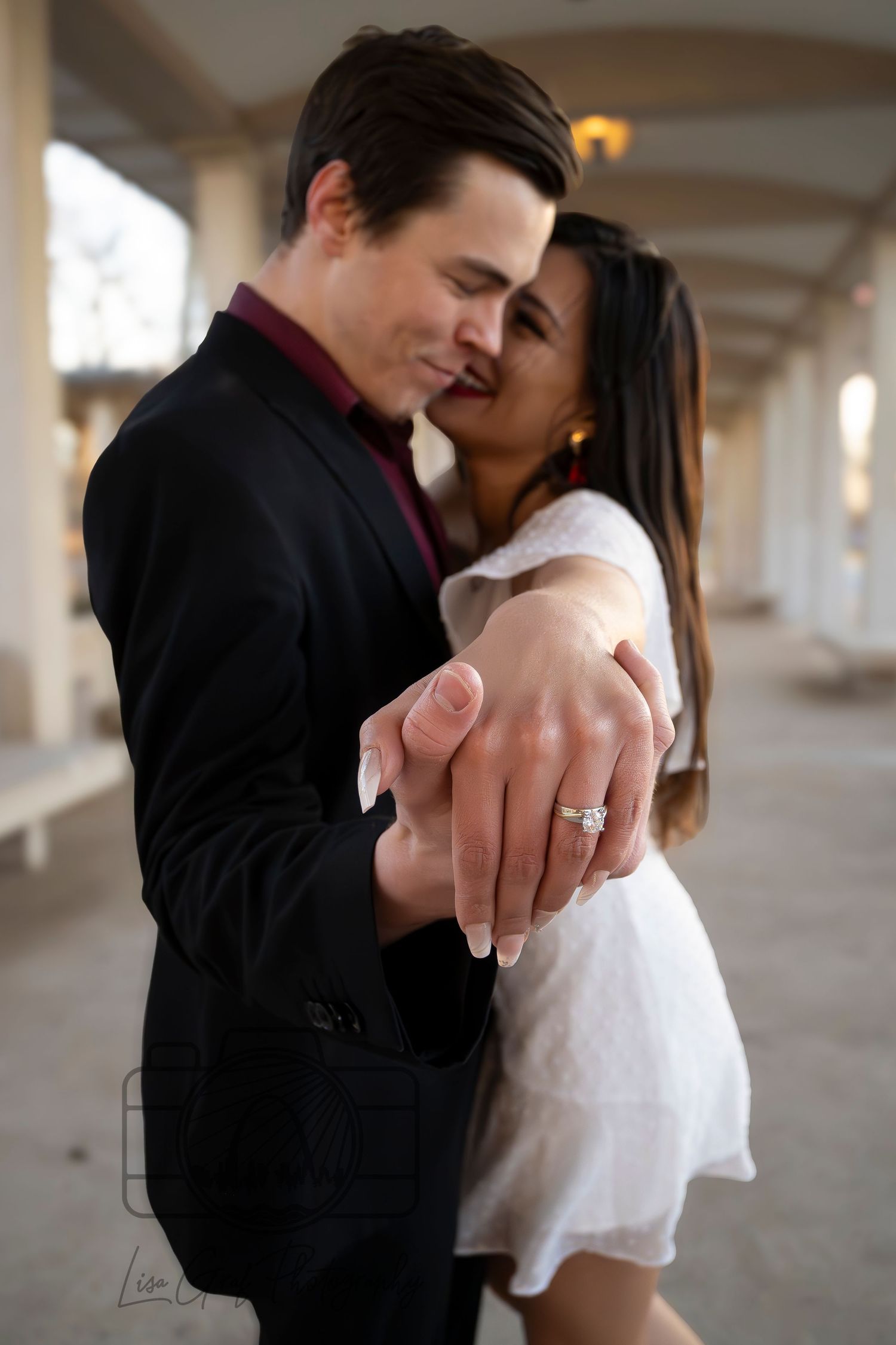 Couples and surprise engagements by Lisa Graf Photography servicing St. Louis areas & Columbia, MO