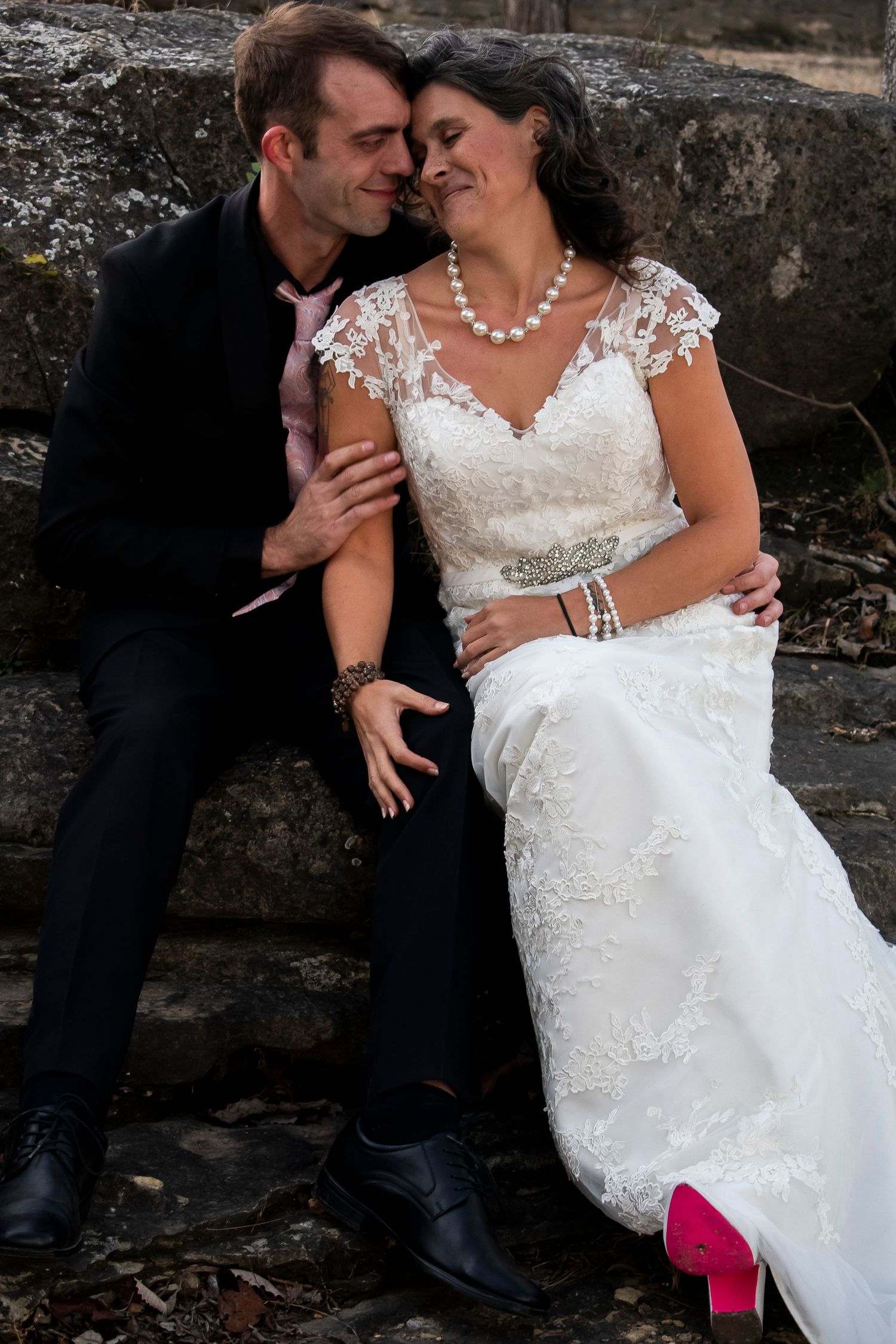 Fall outdoor wedding in Missouri. A St. Louis City photographer who focuses on Family Lifestyle and Pet Photography