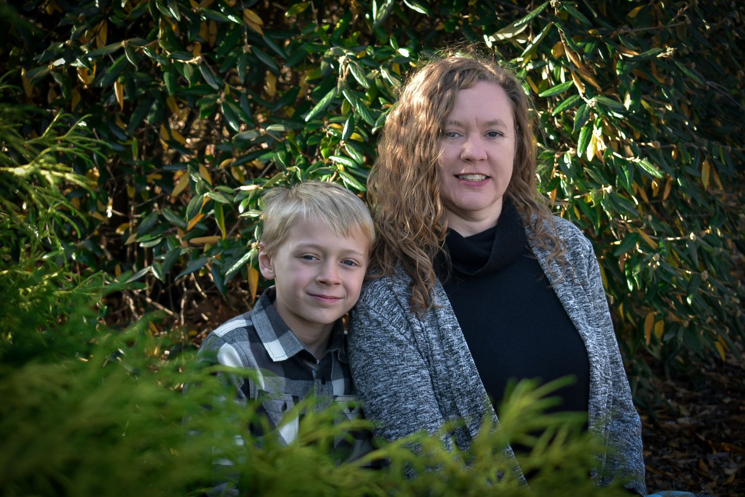 St. Louis lifestyle & pet photographer, Lisa Graf Photography in Columbia, MO for family pictures at Stephen's Lake