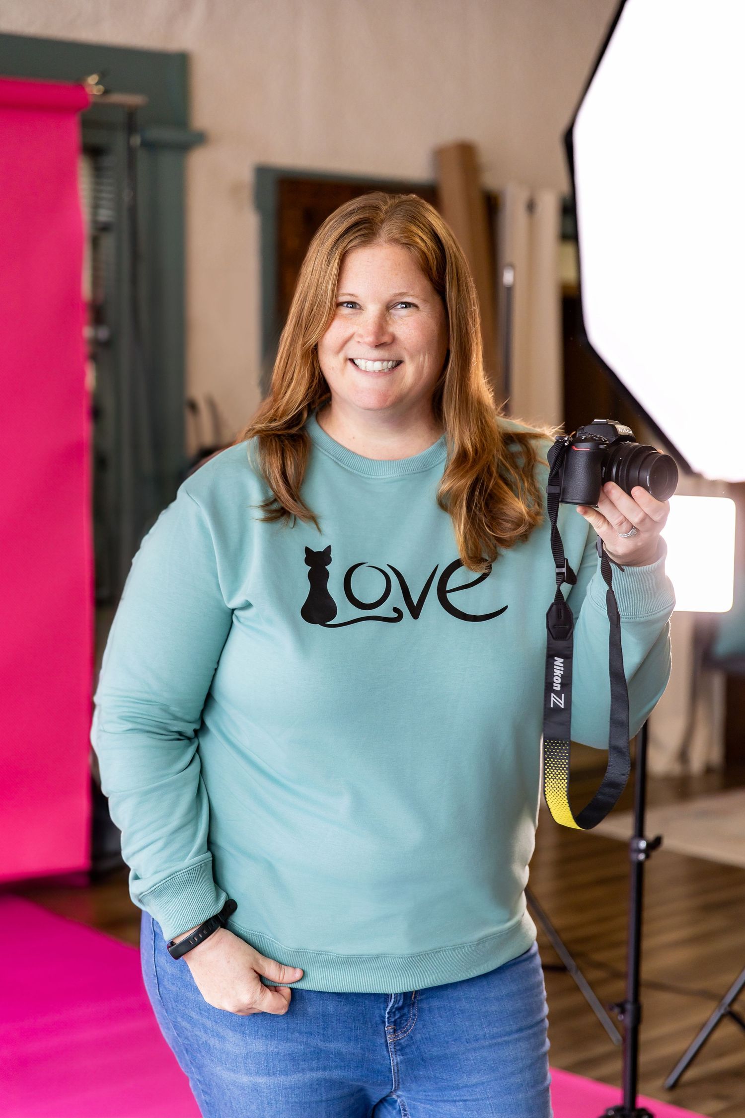 Lisa Graf Photography, a cat and dog lover who loves to capture families and their pets!