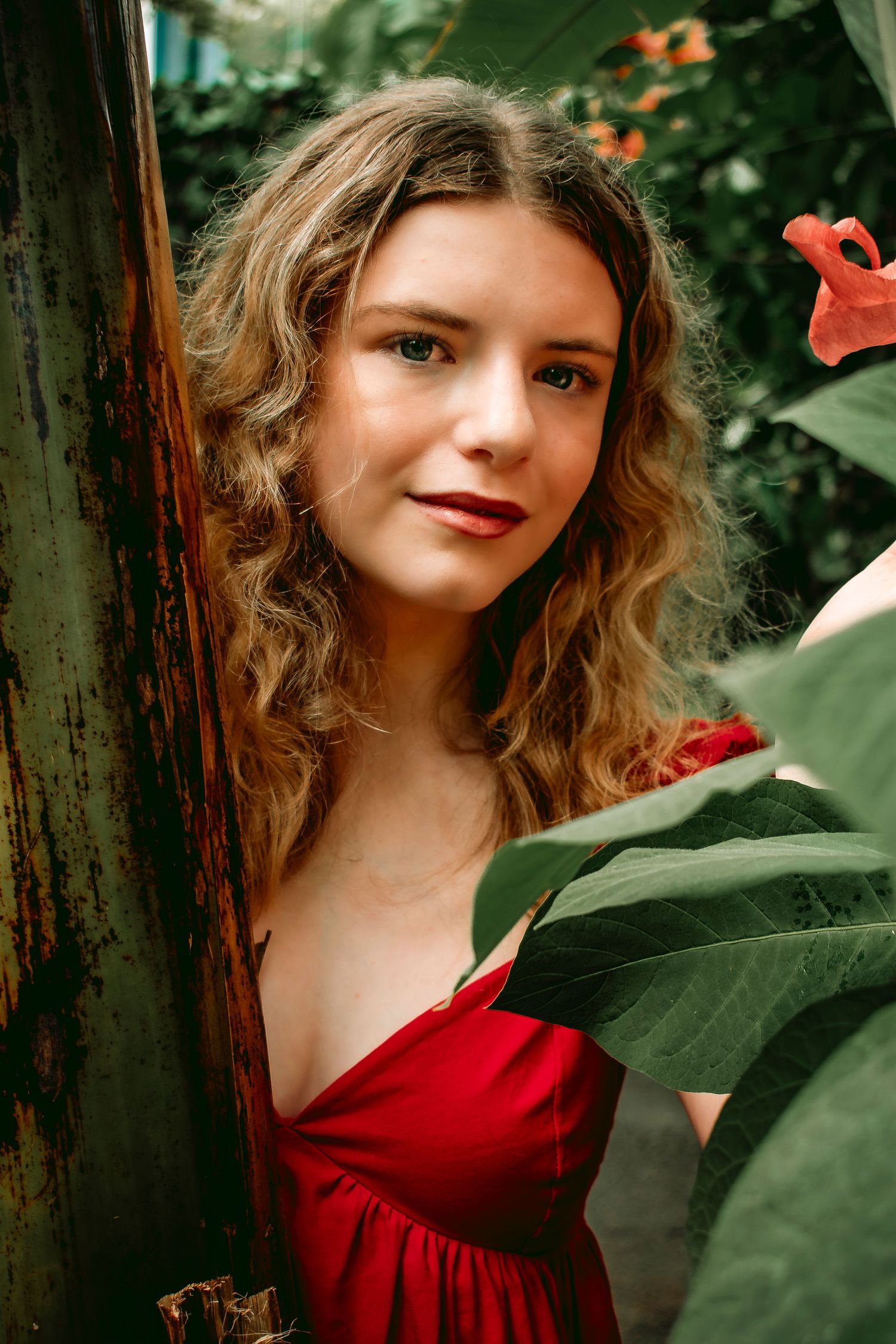 Tropical sessions for senior or destination wedding engagements, Lisa Graf Photography has the perfect location!