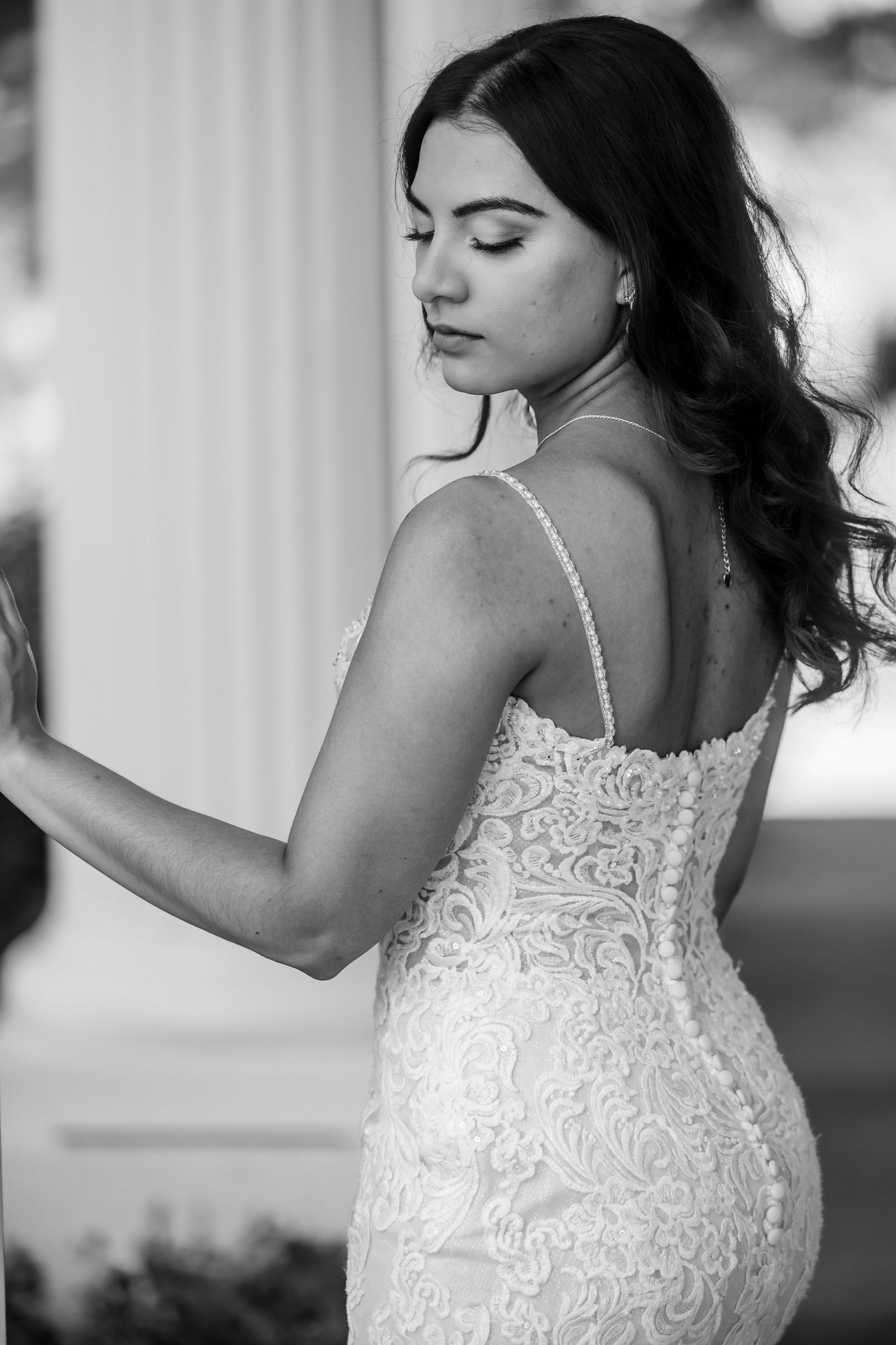 A black and white bridal portrait