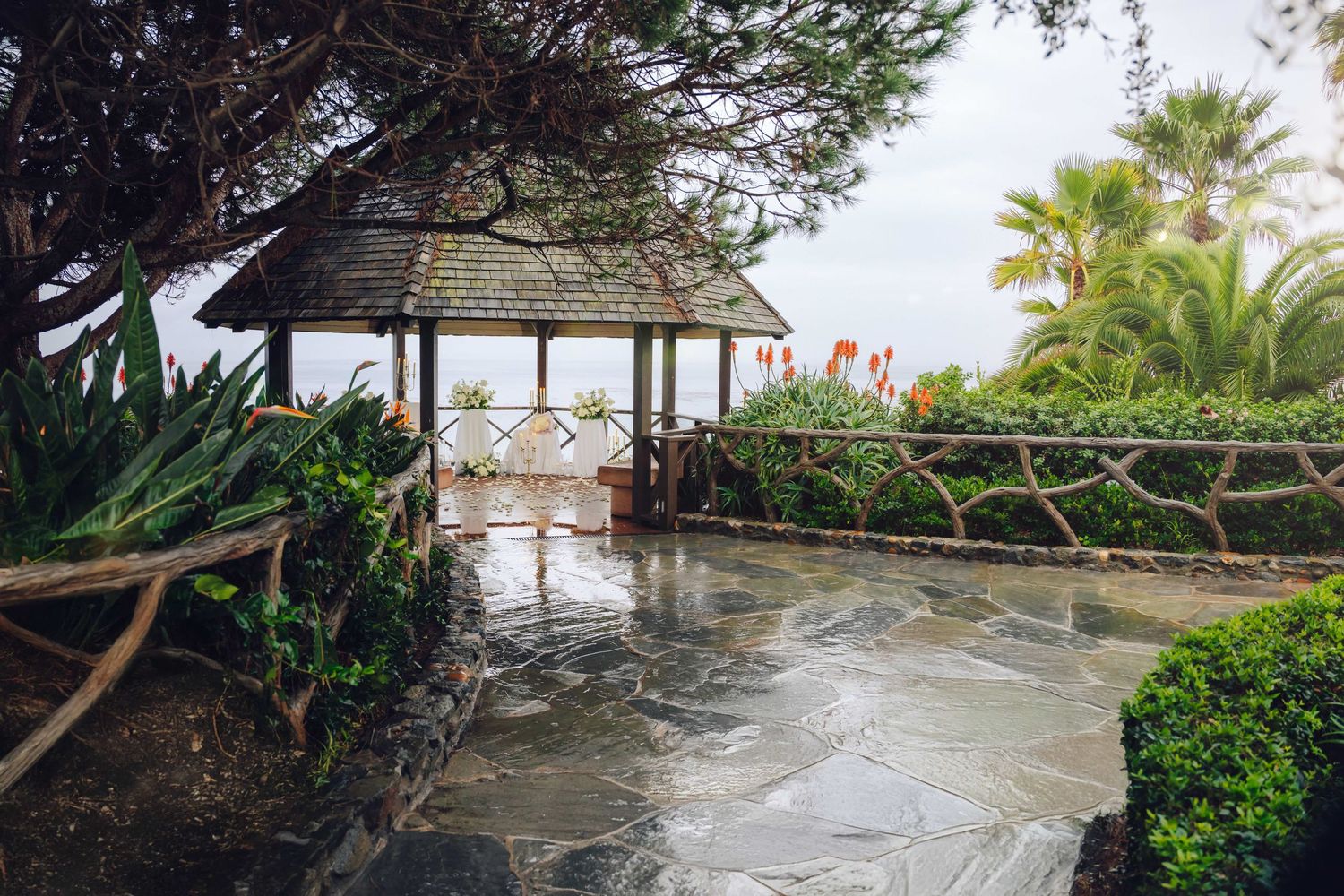Gazebo surrounded with greenery and the view of the ocean laguna beach view
