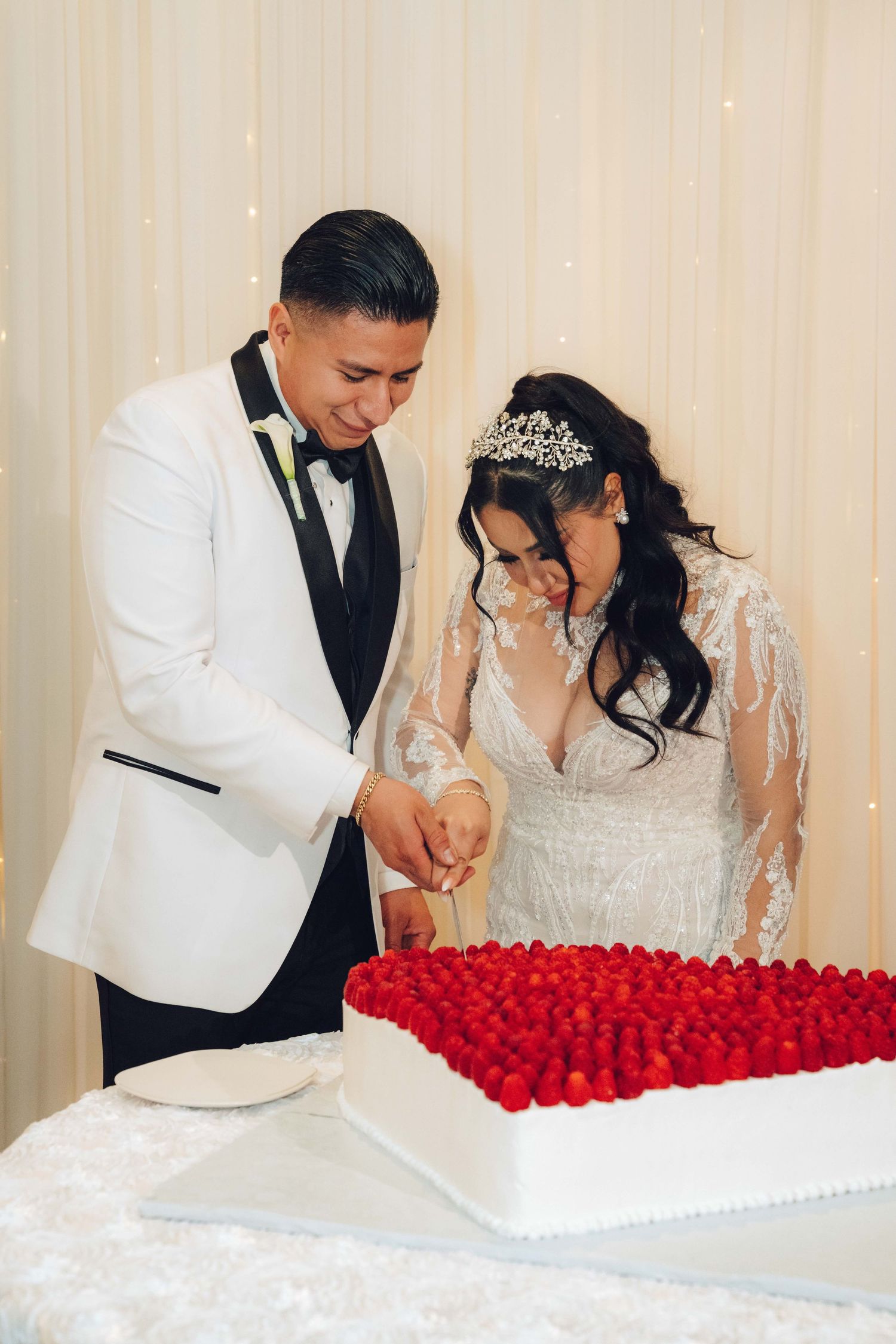 Bride and groom eating cake at Rancho Las Fuentes wedding