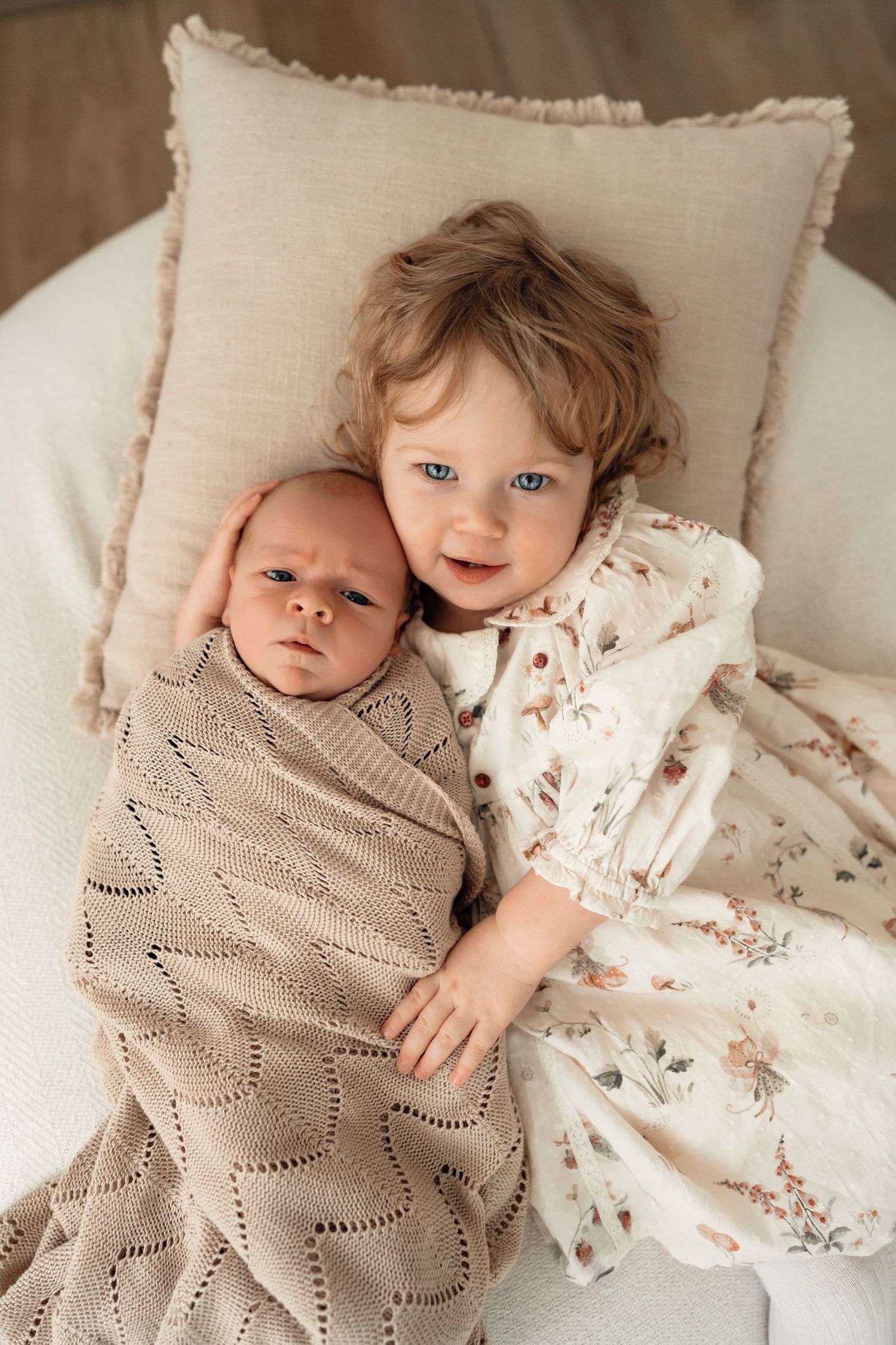 Perth Newborn Photographer, cute sibling photo, newborn pictures, sister and brother, perth, southern river, canning vale studio