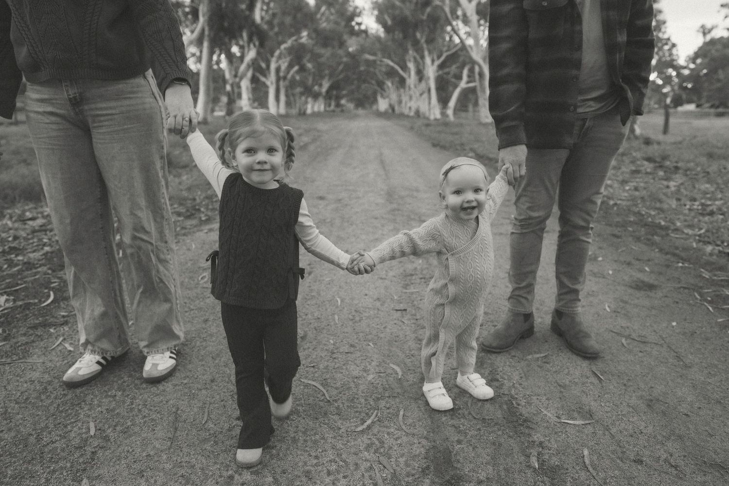 Perth Family Photographer byford photographer maternity newborn black and white 2 girls happy