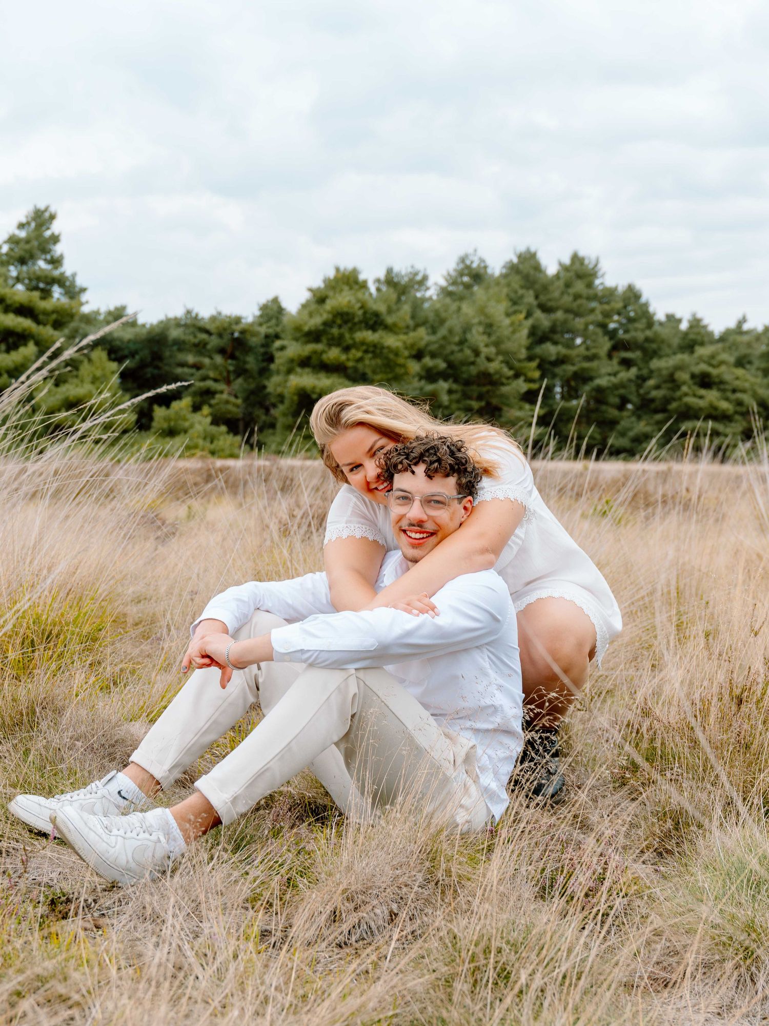 Couple fotoshoot bij Urnenvelden in Weert