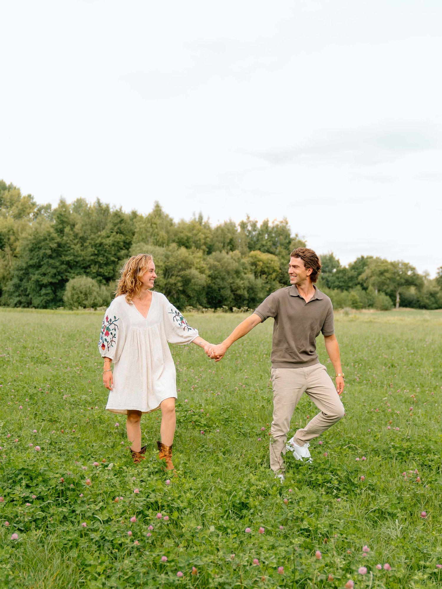 Couple fotoshoot bij Urnenvelden in Weert