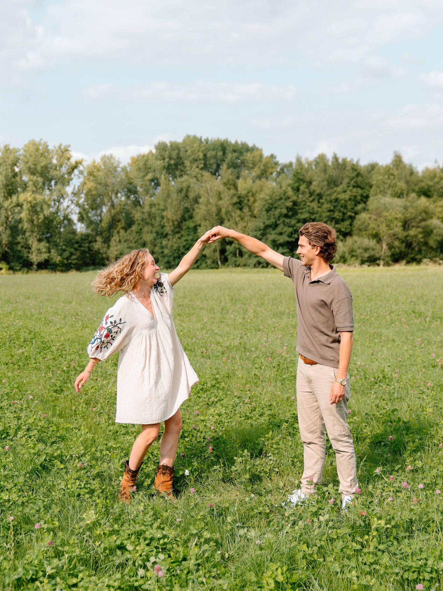 Couple fotoshoot bij Urnenvelden in Weert