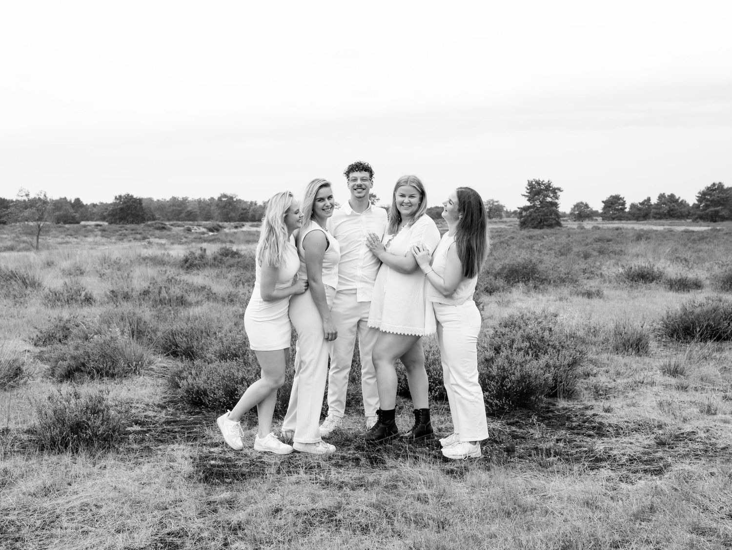 Friends fotoshoot bij Urnenvelden in Weert