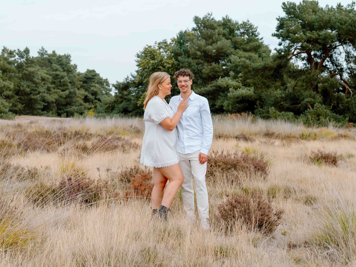 Couple fotoshoot bij Urnenvelden in Weert