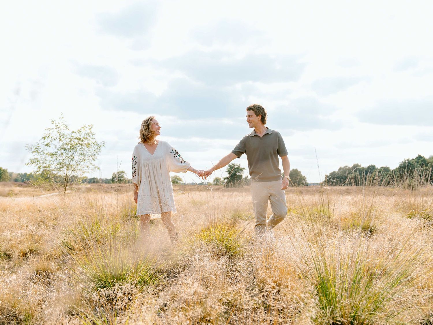 Couple fotoshoot bij Urnenvelden in Weert