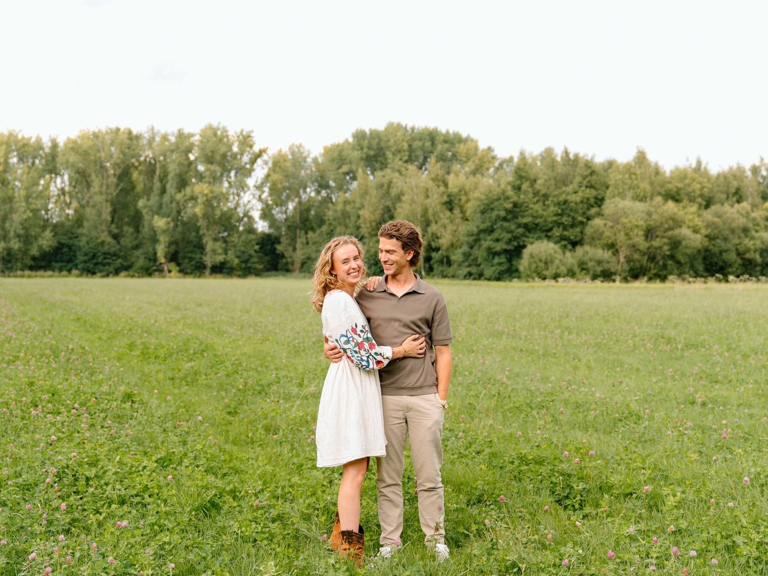 Couple fotoshoot bij Urnenvelden in Weert