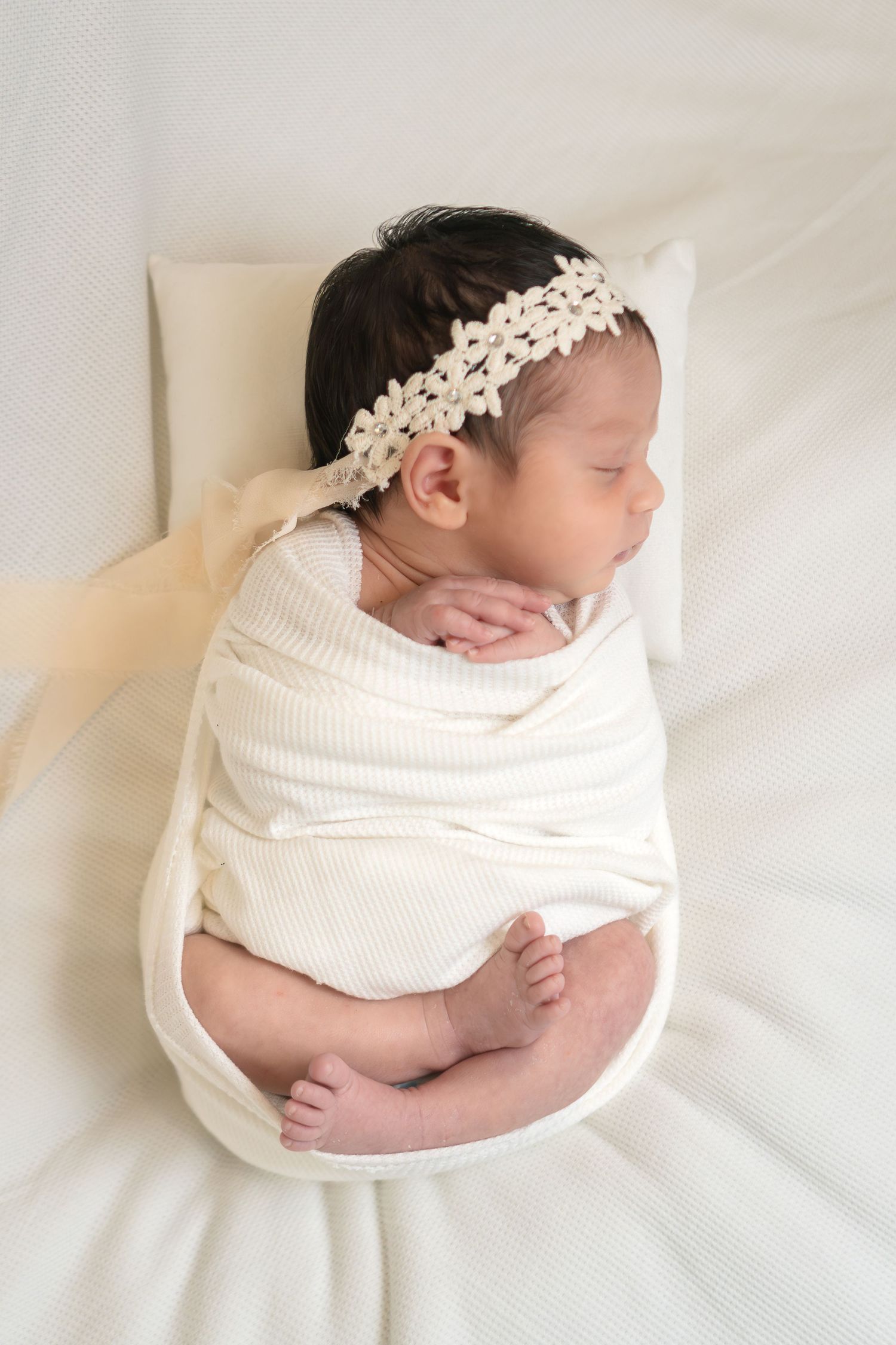 Clean Timeless Newborn photo