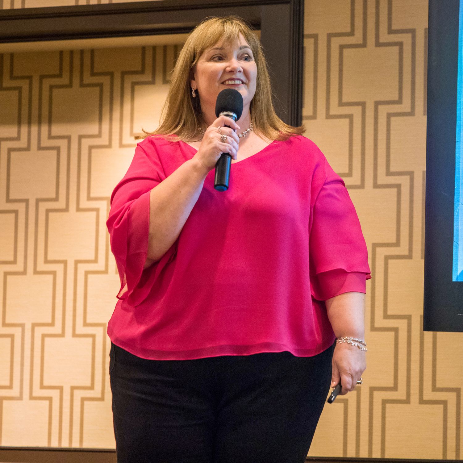Inspirational Keynote Speaker Wildlife and Fire Photographer Alicia White