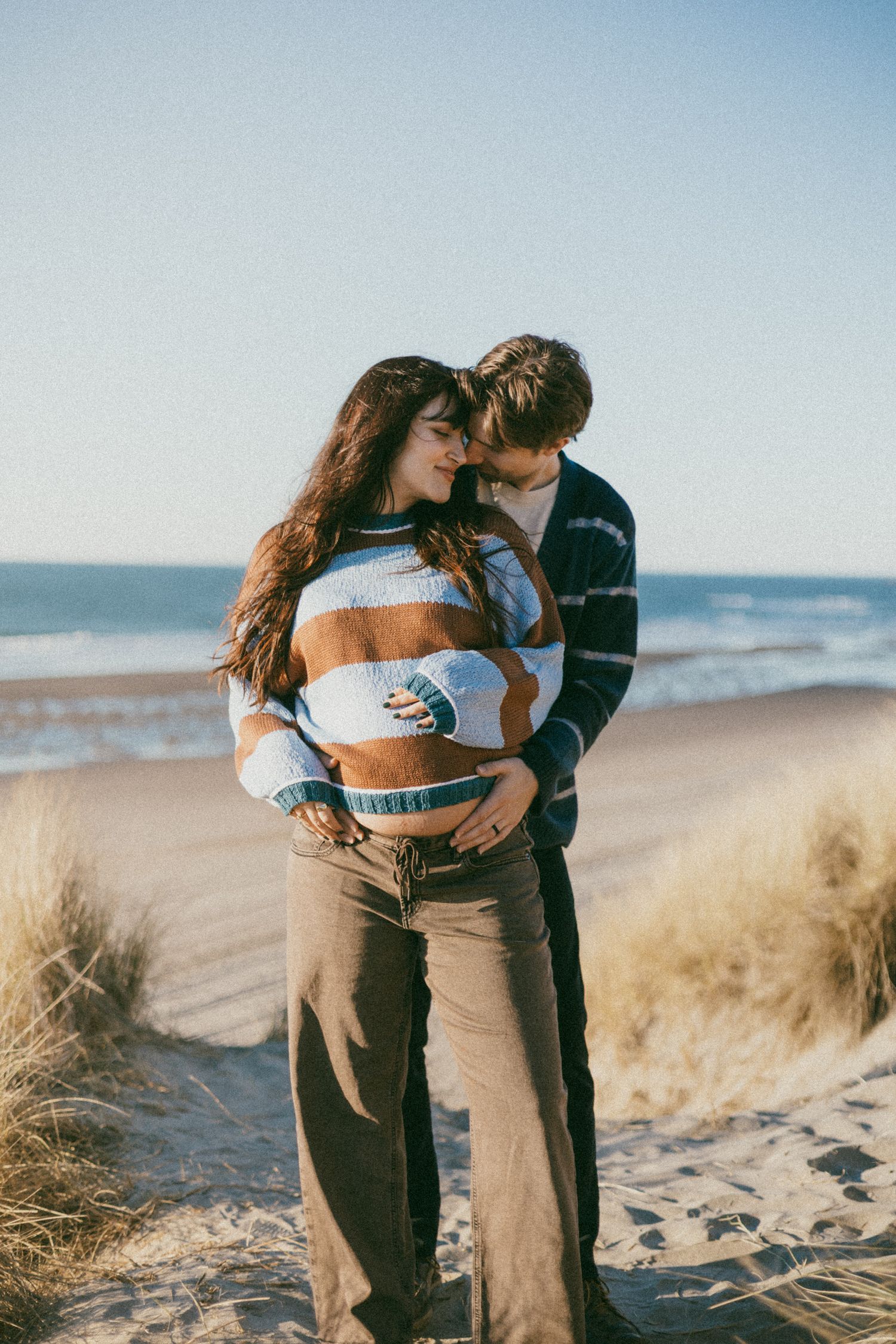 Oregon Coast maternity session Portland and Oregon Coast couples photographer PNW