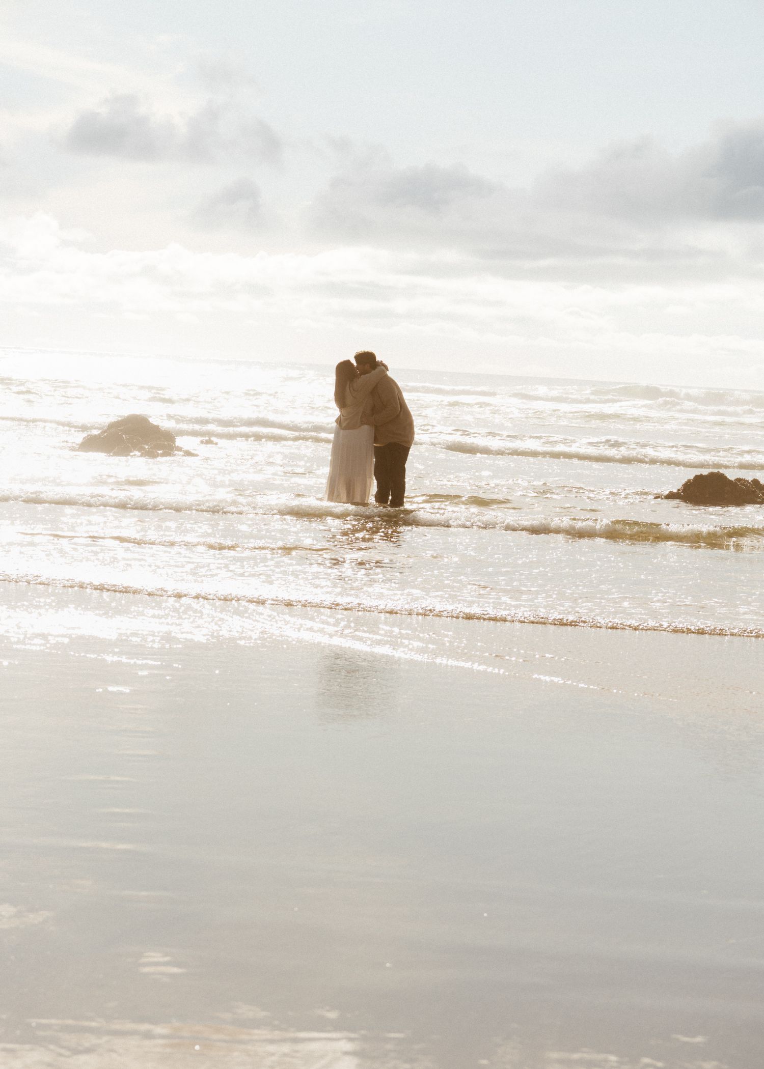 Oregon Coast engagement photography intimate candid couples PNW