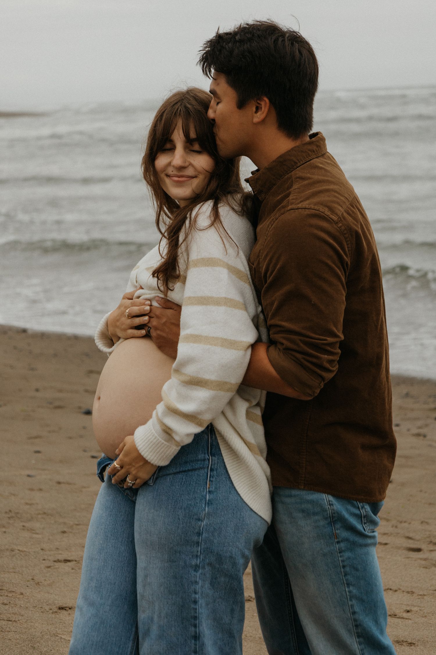 Oregon Coast maternity couples session PNW photographer