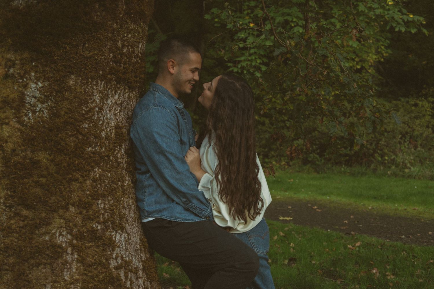 Portland couples session forest engagement photographer PNW