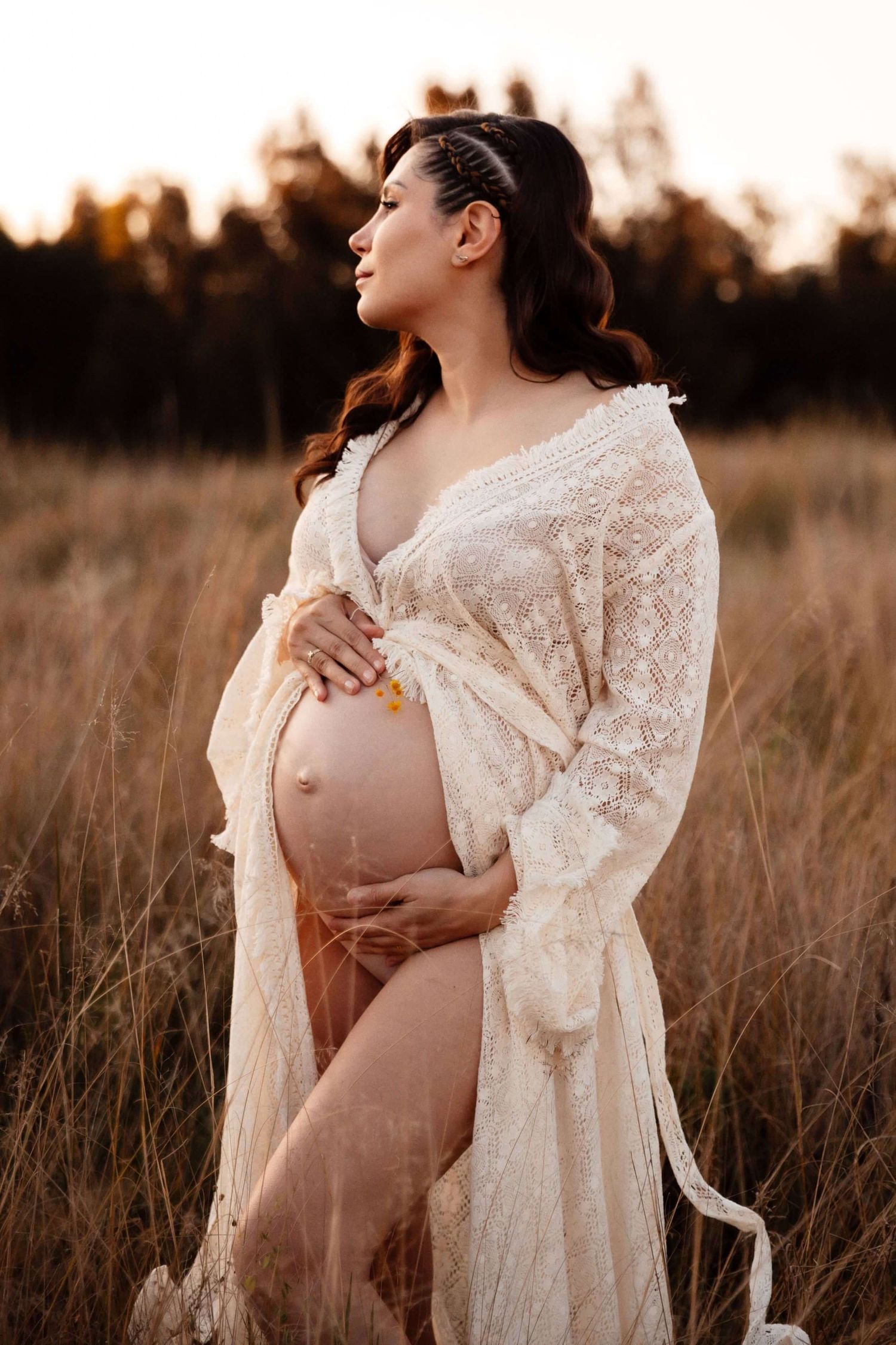 maternity photography session Sydney with beautiful pregnant woman