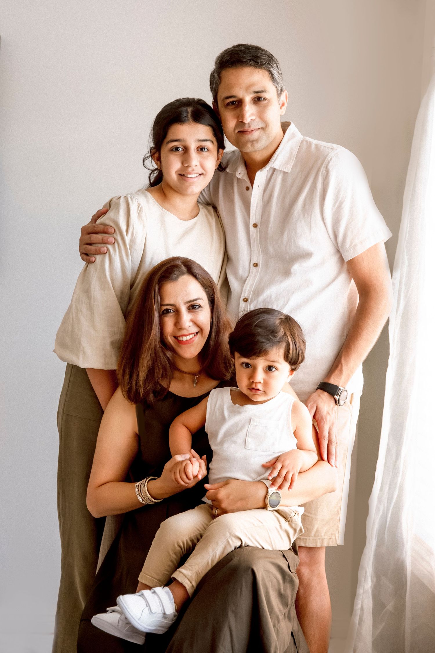 in home family photoshoot by Azi Khoshkam