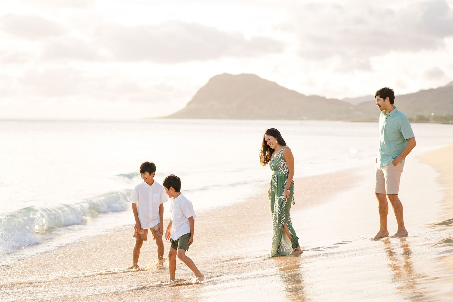 A composite image showing multiple couples walking together along a scenic beach at sunset.　Natural, light-filled family photography on Oahu