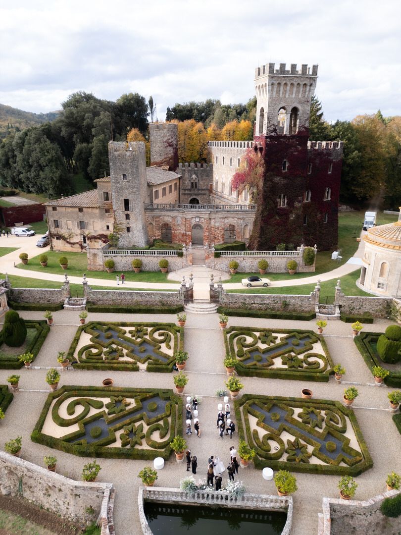 Hochzeit im Castello di Celsa in der Toskana, Italien. Vintage Brautkleid, Hochzeitsfotograf Toskana, Hochzeitsfotograf Italien,