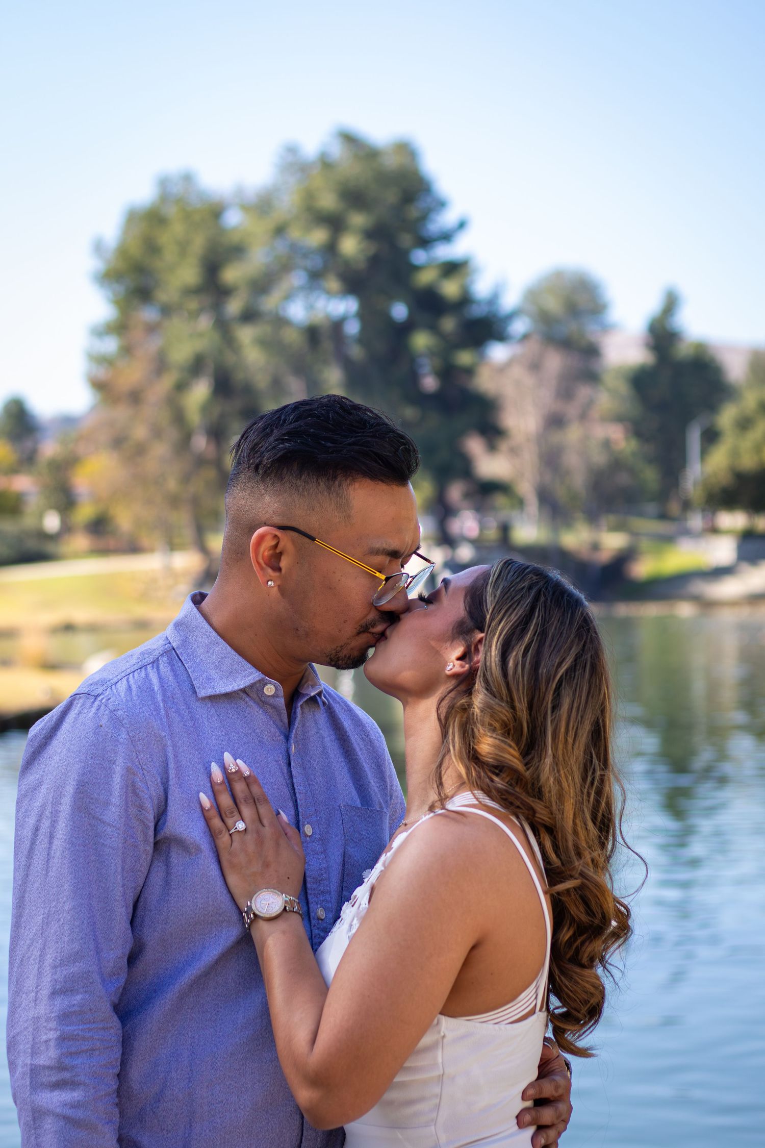 engagement shoot kiss