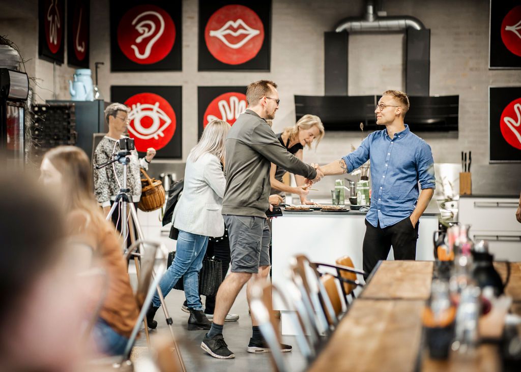 Branding session i virksomhedsmiljø med ægte og moderne billeder. Fotograf i Randers
