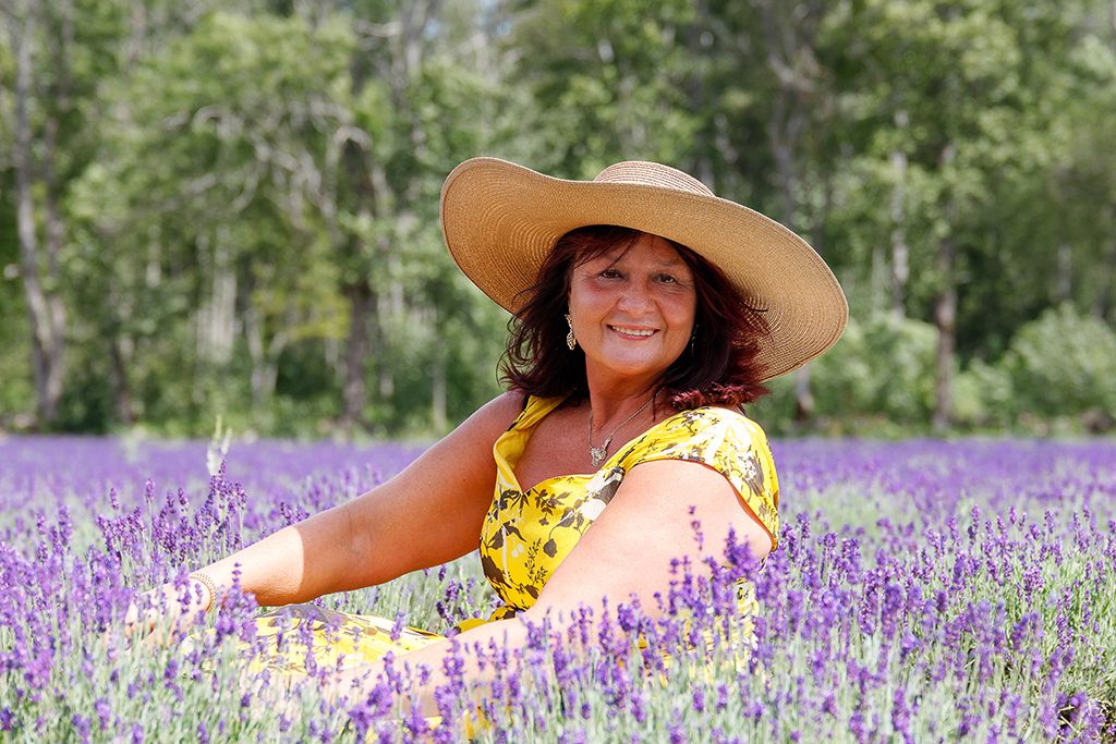 Portreefoto, Sootsu Lavendel, fotosessioon lavendlipõllul