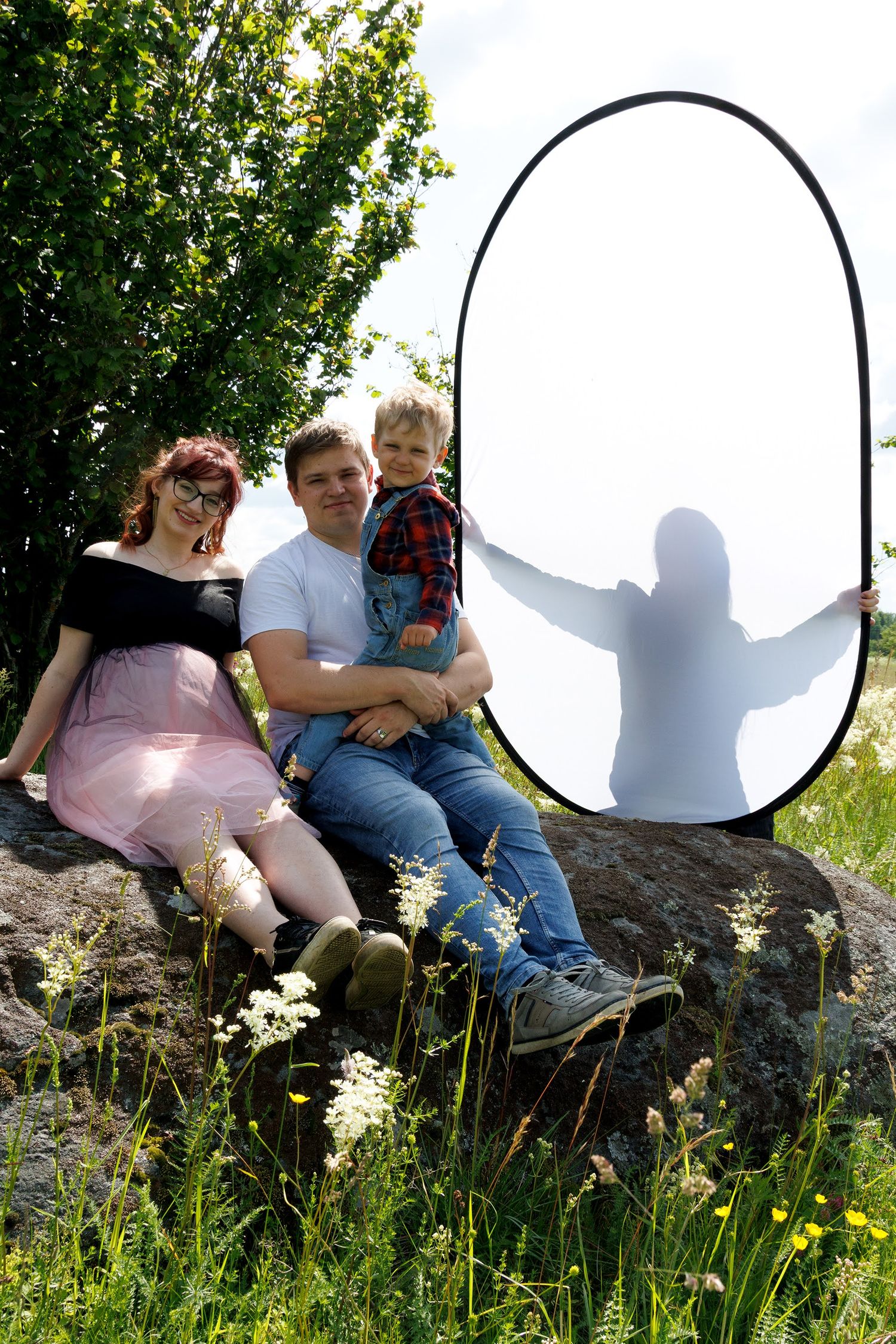 Perefoto, fotosessioon looduses, kaadri taga