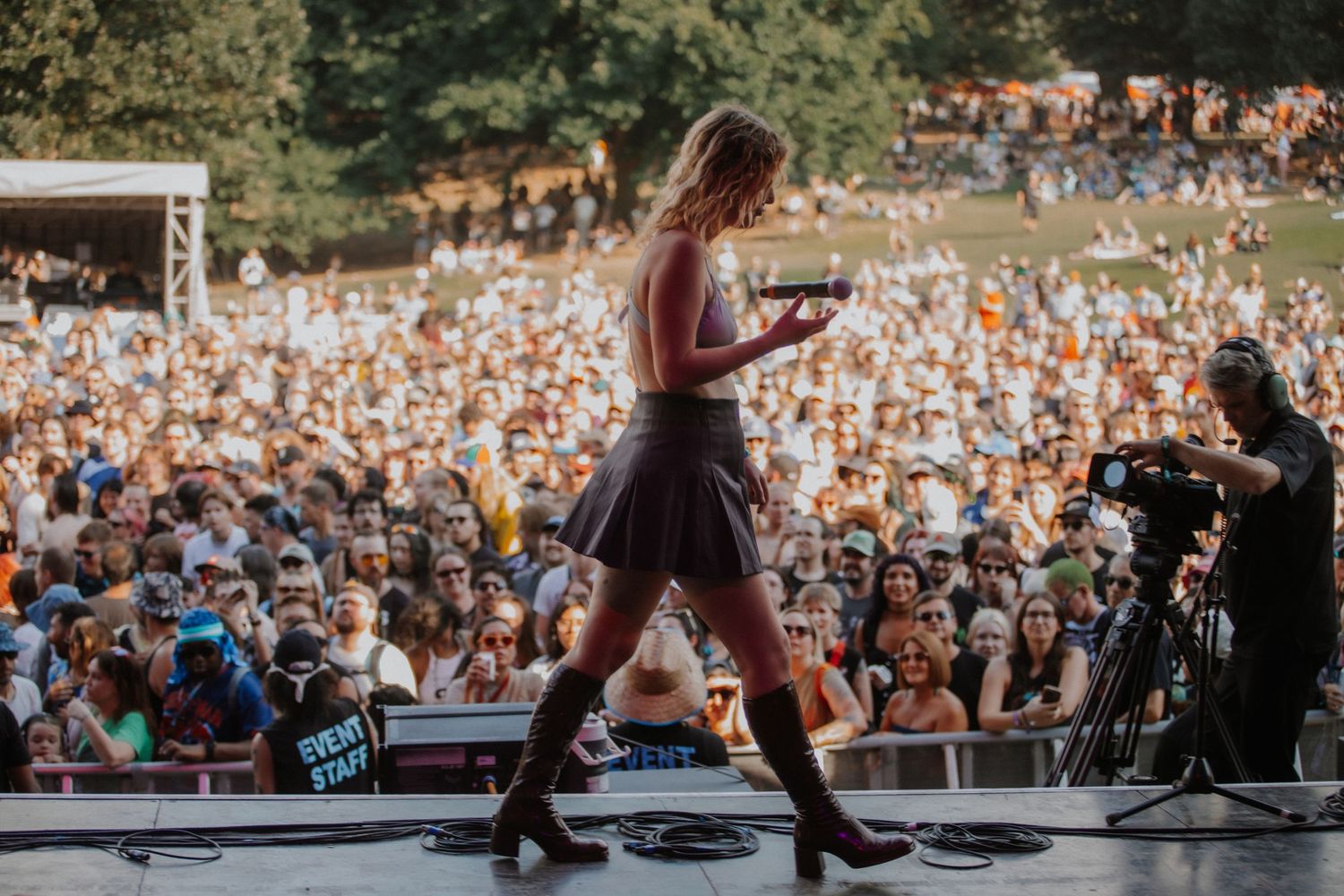 lambrini girls tour photographer