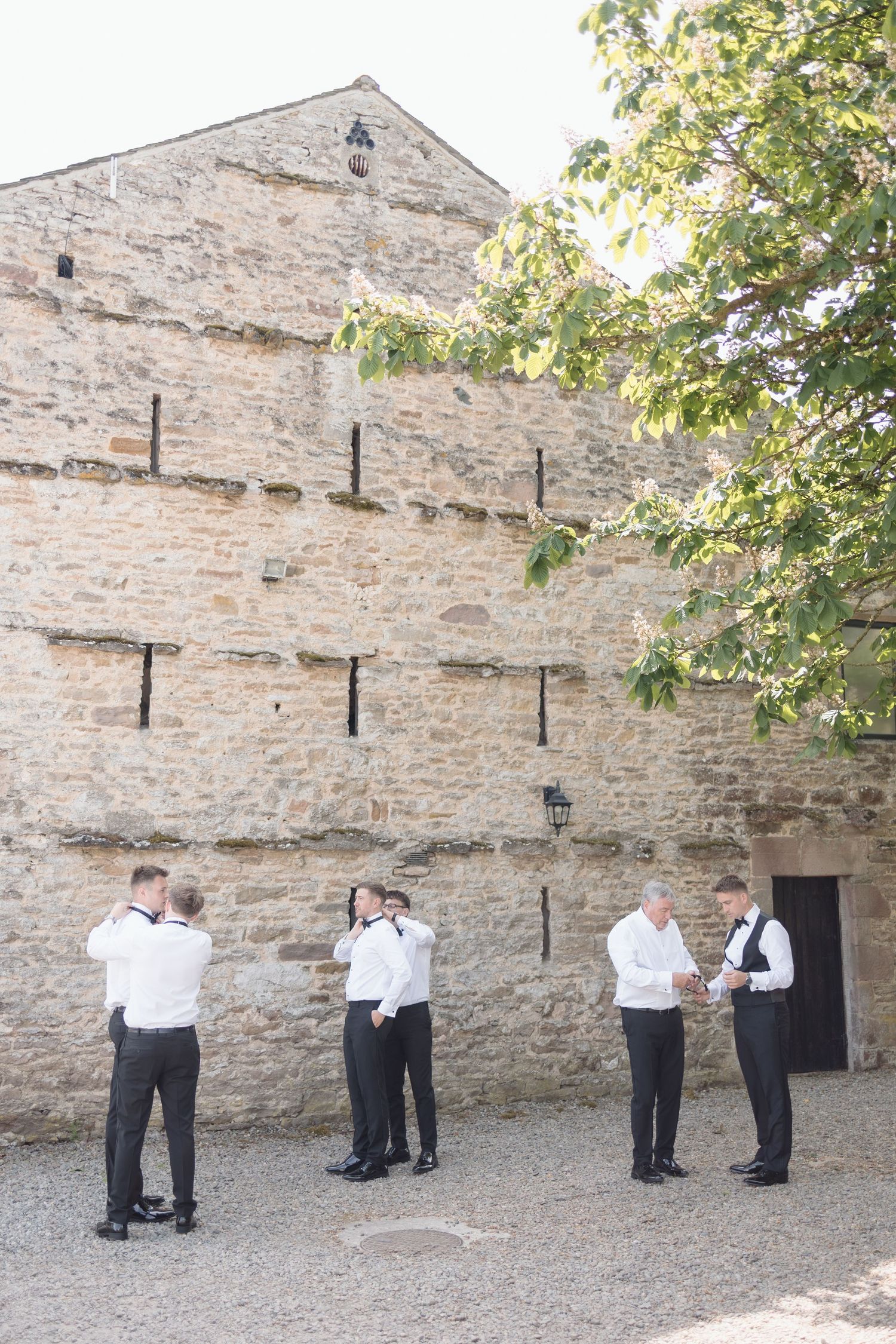 candid groomsmen photos