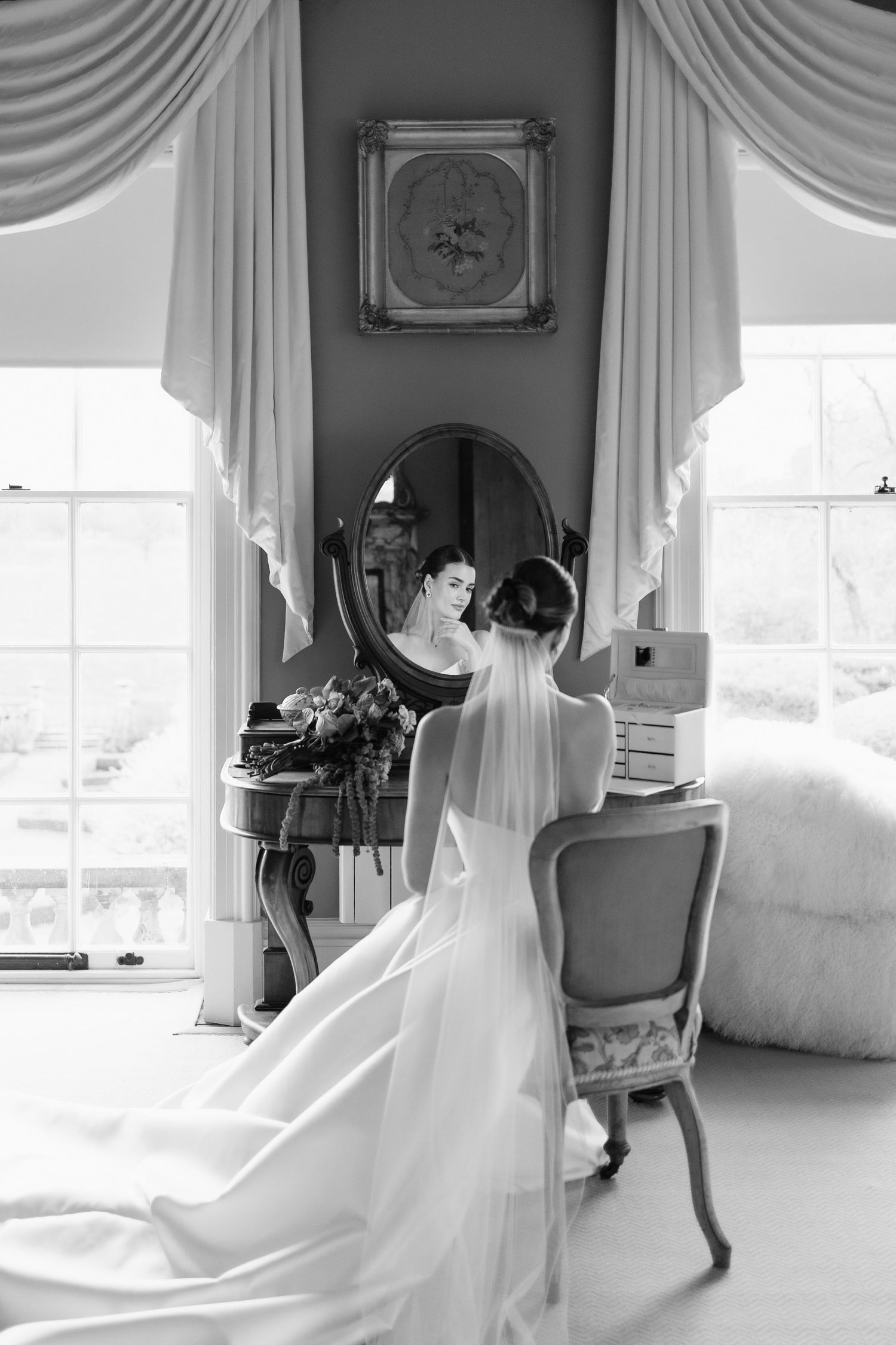Bridal morning preparations in the Berwick House bridal suite