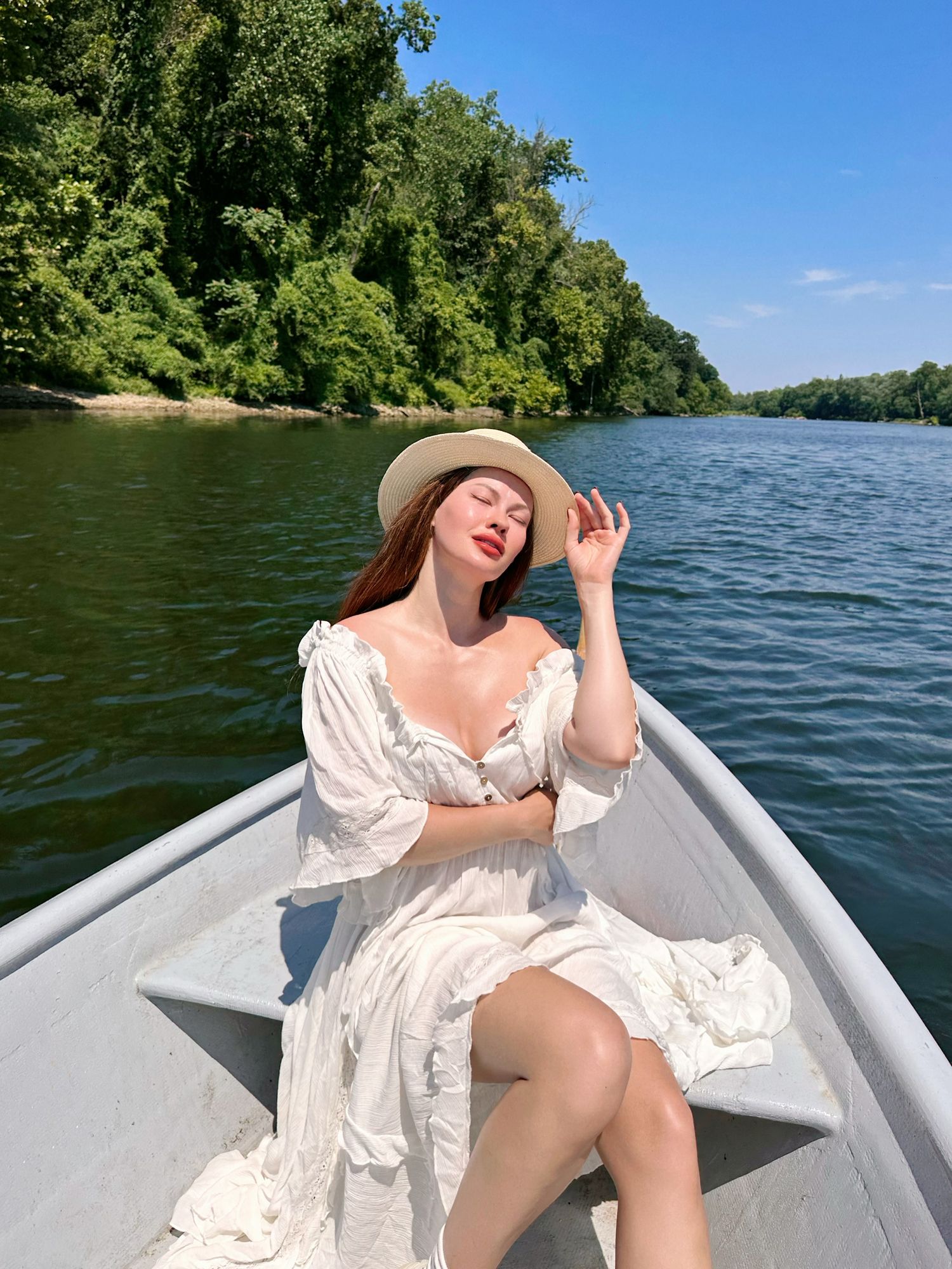 Liana Woodbury - redhead escort in New England