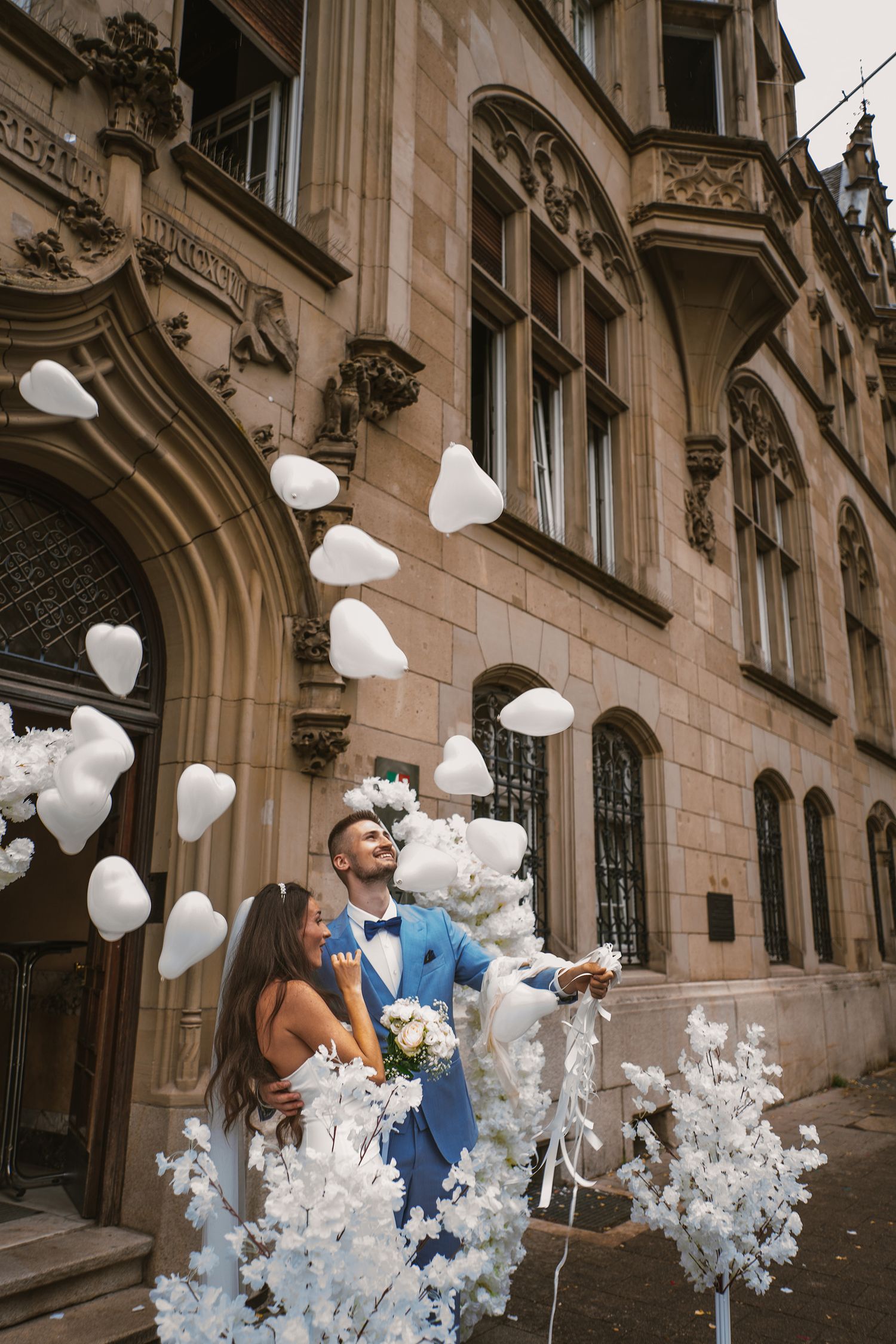 Glückliches Brautpaar am Hochzeitstag