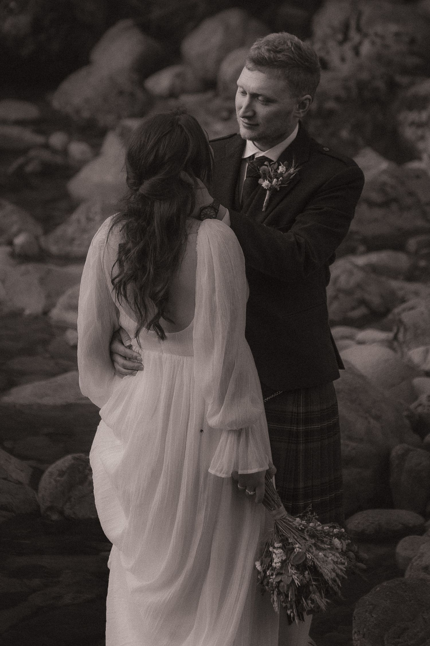 Moody elopement photography in Glencoe