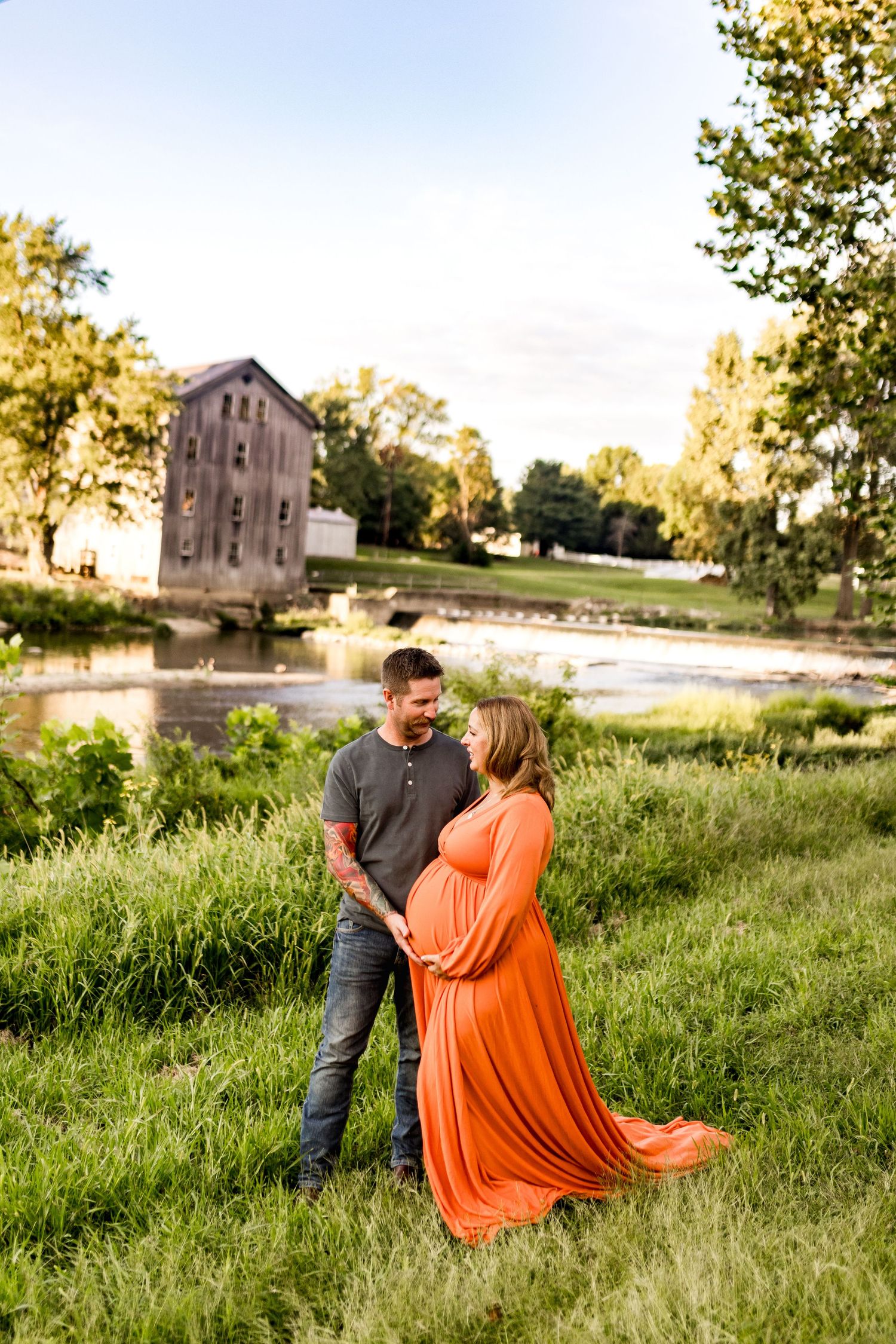 Outdoor Maternity Photographer in Fort Wayne Indiana
