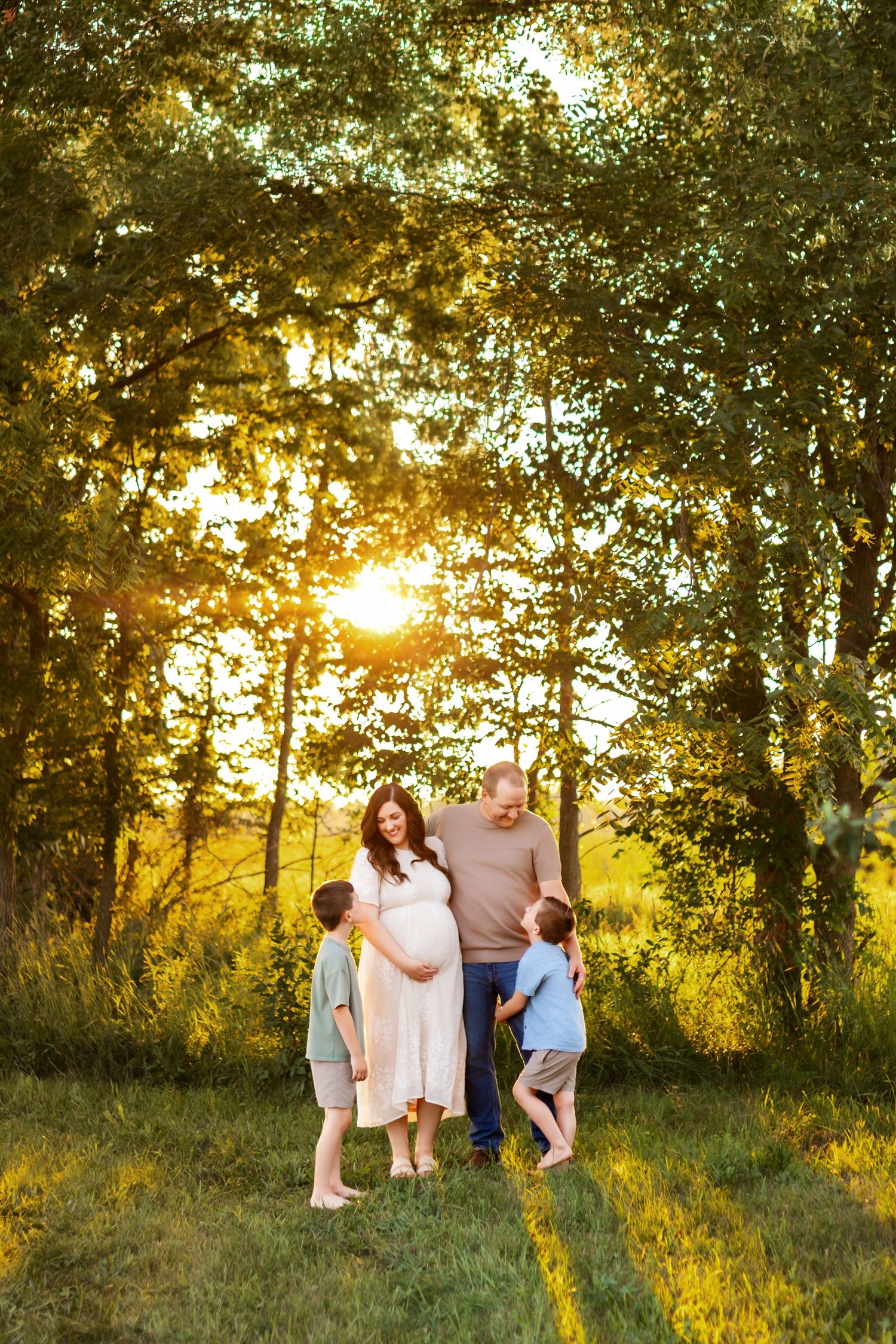 Outdoor Maternity Family Photoshoot in Marion Indiana