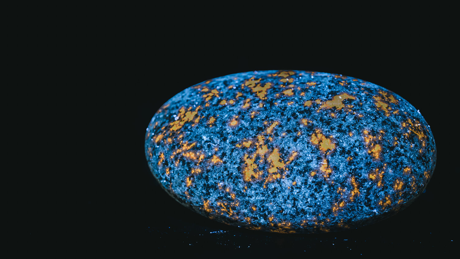 Yooperlite Rocks Pattern Yooperlite Meaning, Properties, and Benefits - Geology Rocks Pittsburgh