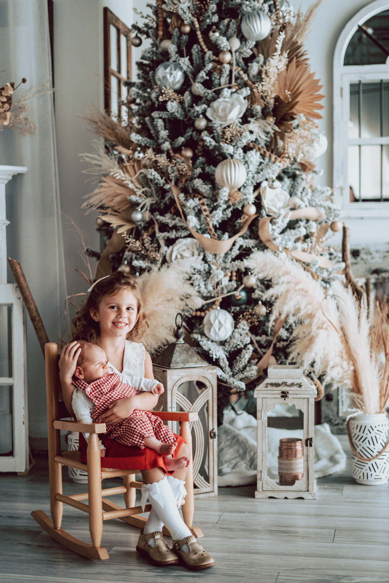 Holiday Studio Mini Sessions - Roots & Memories Family Photography Studio