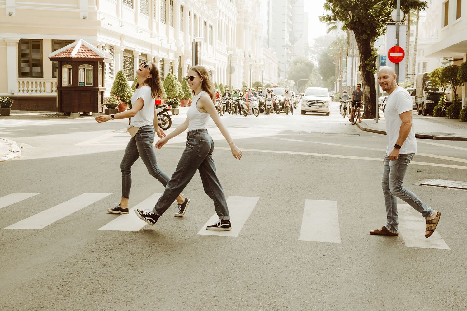 Candid photoshoot for family in Ho Chi Minh City by Anastasia Sokyrka | Portrait photographer based in Saigon, Vietnam