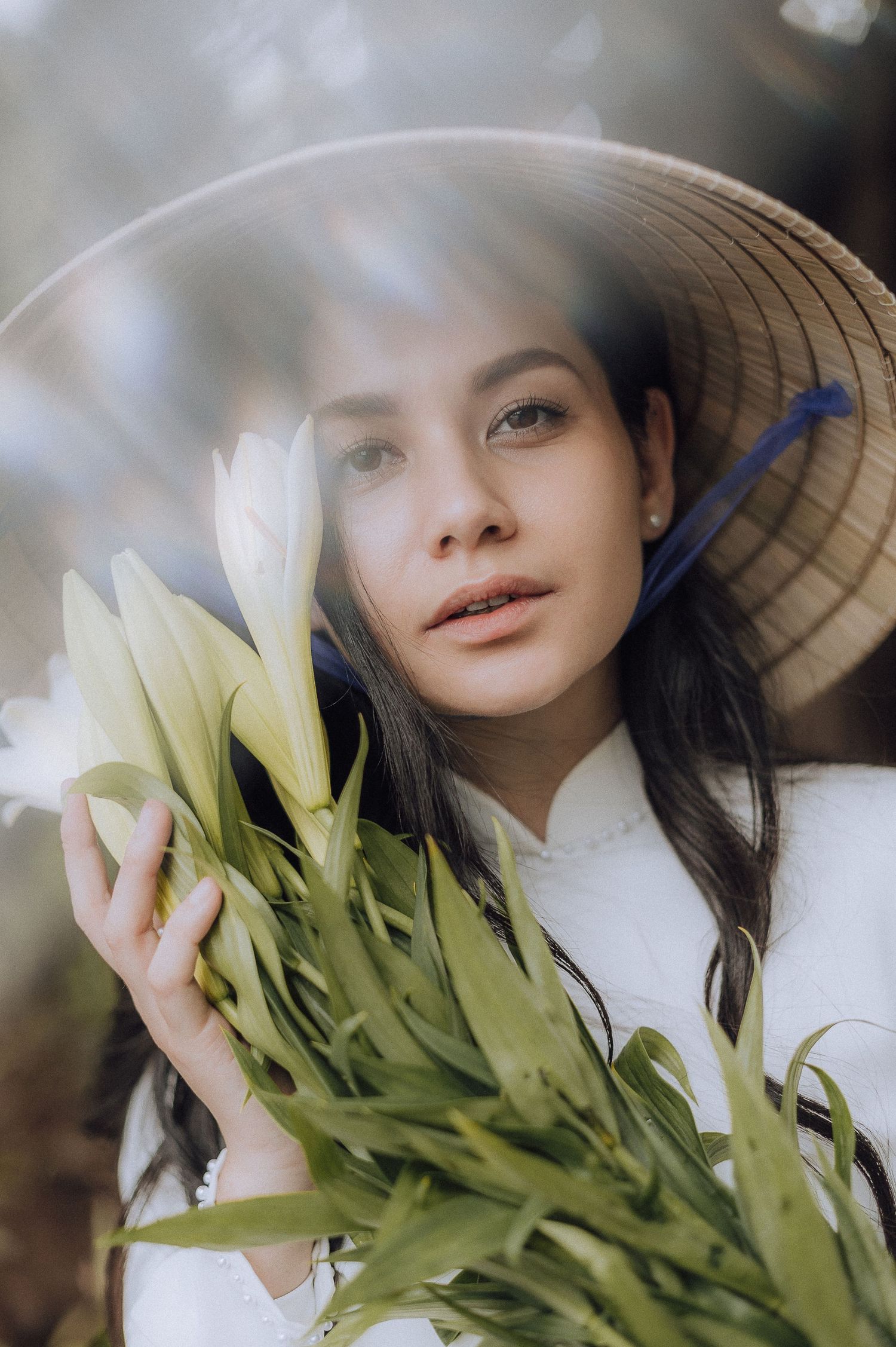 Vietnamese aesthetic photoshoot in Hanoi by Anastasia Sokyrka Photography | Portrait Photographer in Ho Chi Minh City