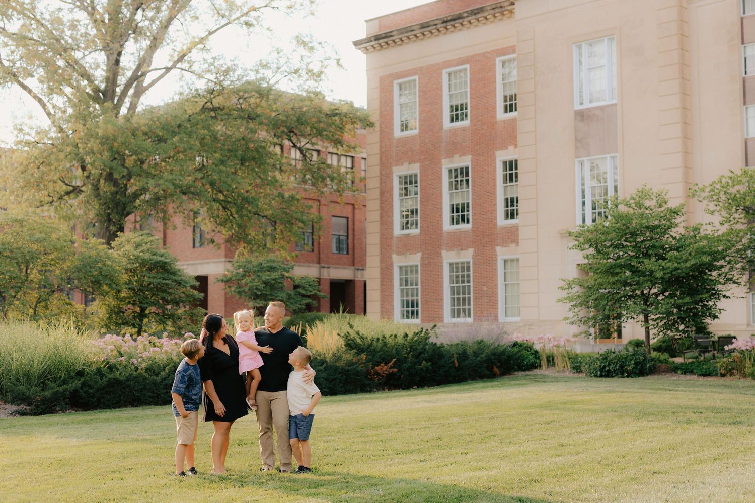 lincoln ne photographer, nebraska family photographer, photo session at UNL, downtown lincoln photography, sunset photos