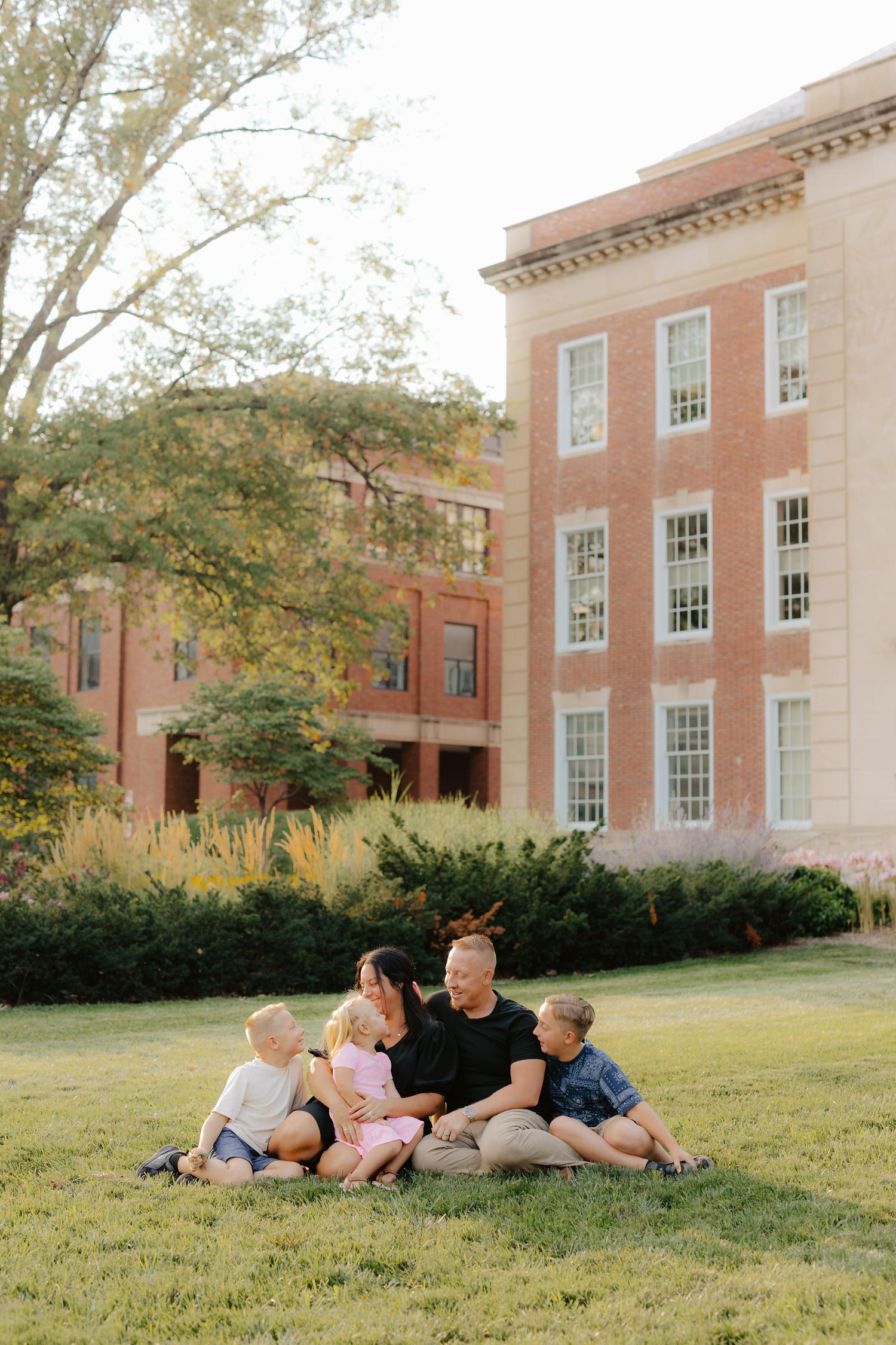 lincoln ne photographer, nebraska family photographer, photo session at UNL, downtown lincoln photography, sunset photos