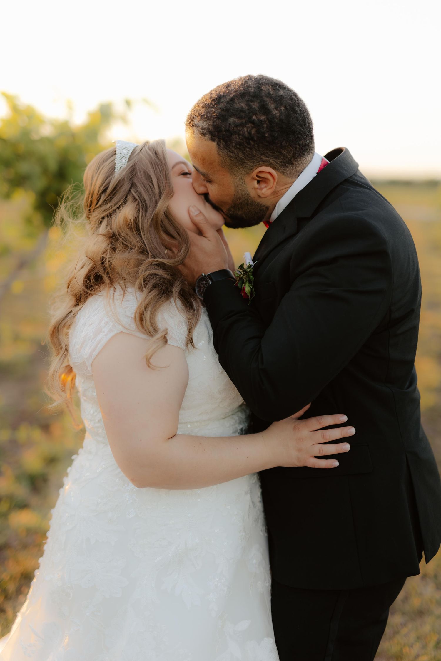capitol view winery, vineyard nebraska, vineyard wedding photos, vineyard wedding, nebraska winery, nebraska vineyard, l