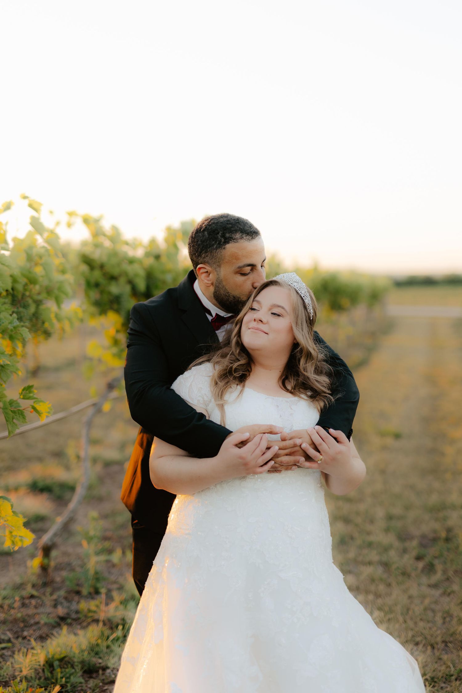 capitol view winery, vineyard nebraska, vineyard wedding photos, vineyard wedding, nebraska winery, nebraska vineyard, l