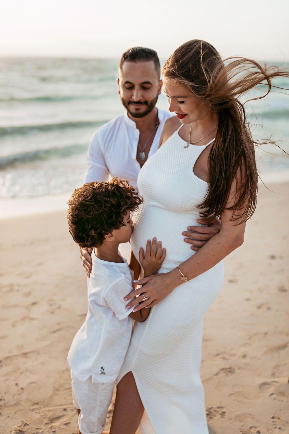 Beach maternity photos Dubai Jacqui Nightscales