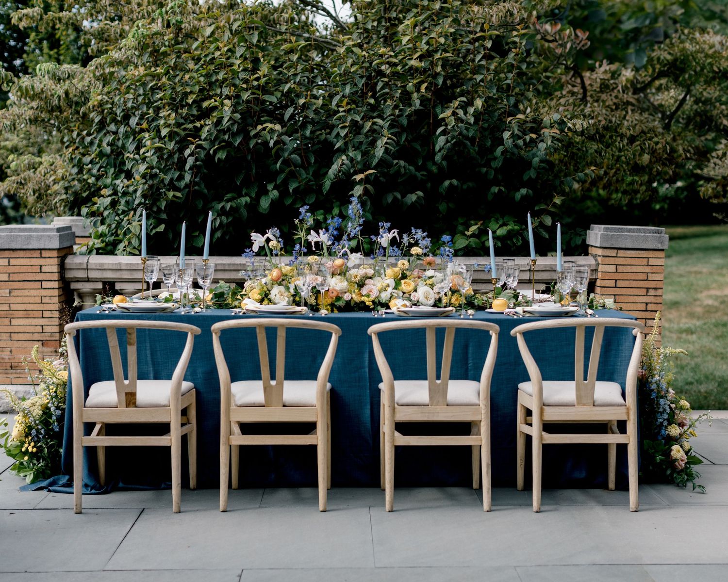 Crainwood Estate wedding table setting with flowers