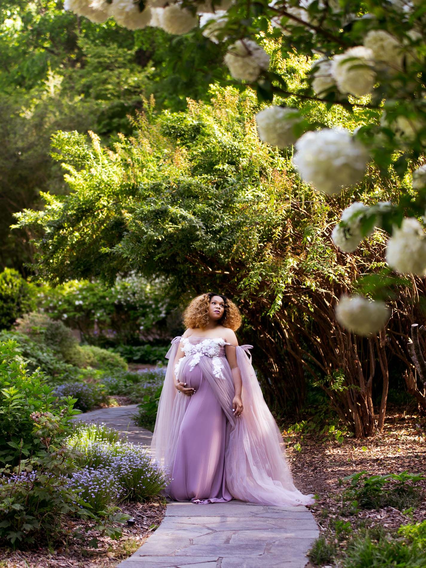 garden and flower maternity pregnancy photography in new york city spring time
